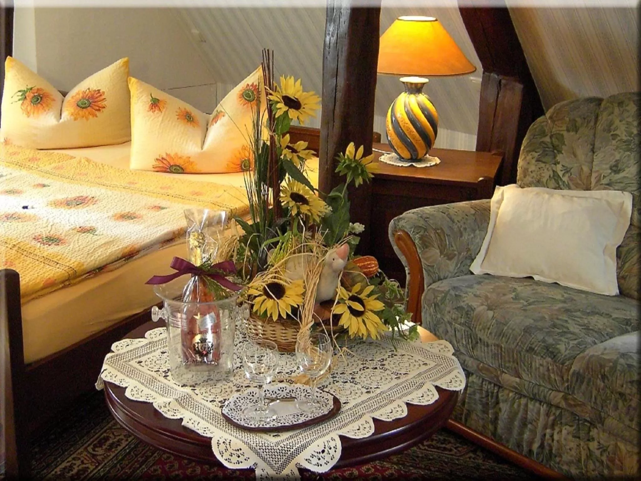 Photo of the whole room, Bed in Hotel Graf Rolshausen