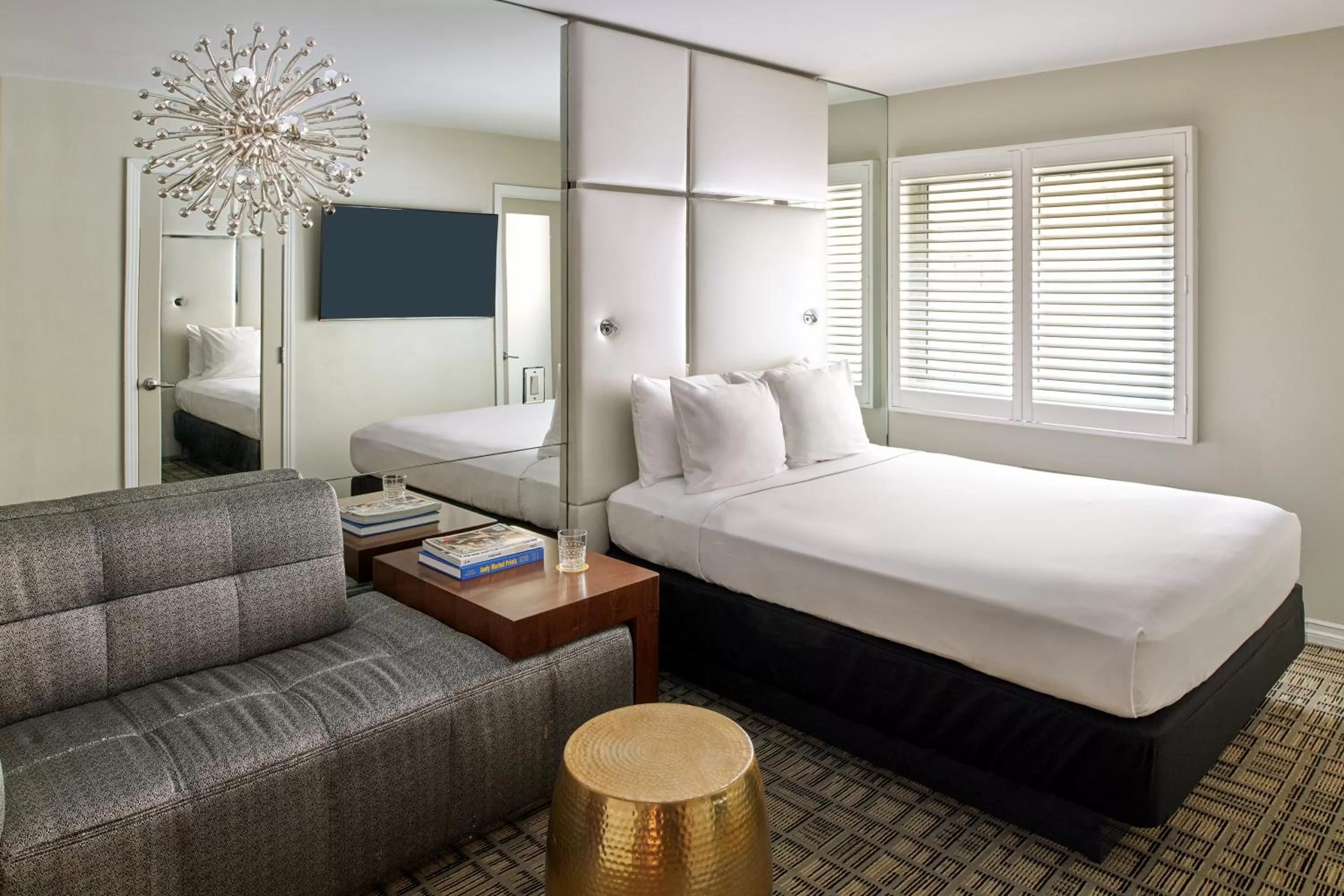 Photo of the whole room, Bed in Hotel Ziggy On Sunset