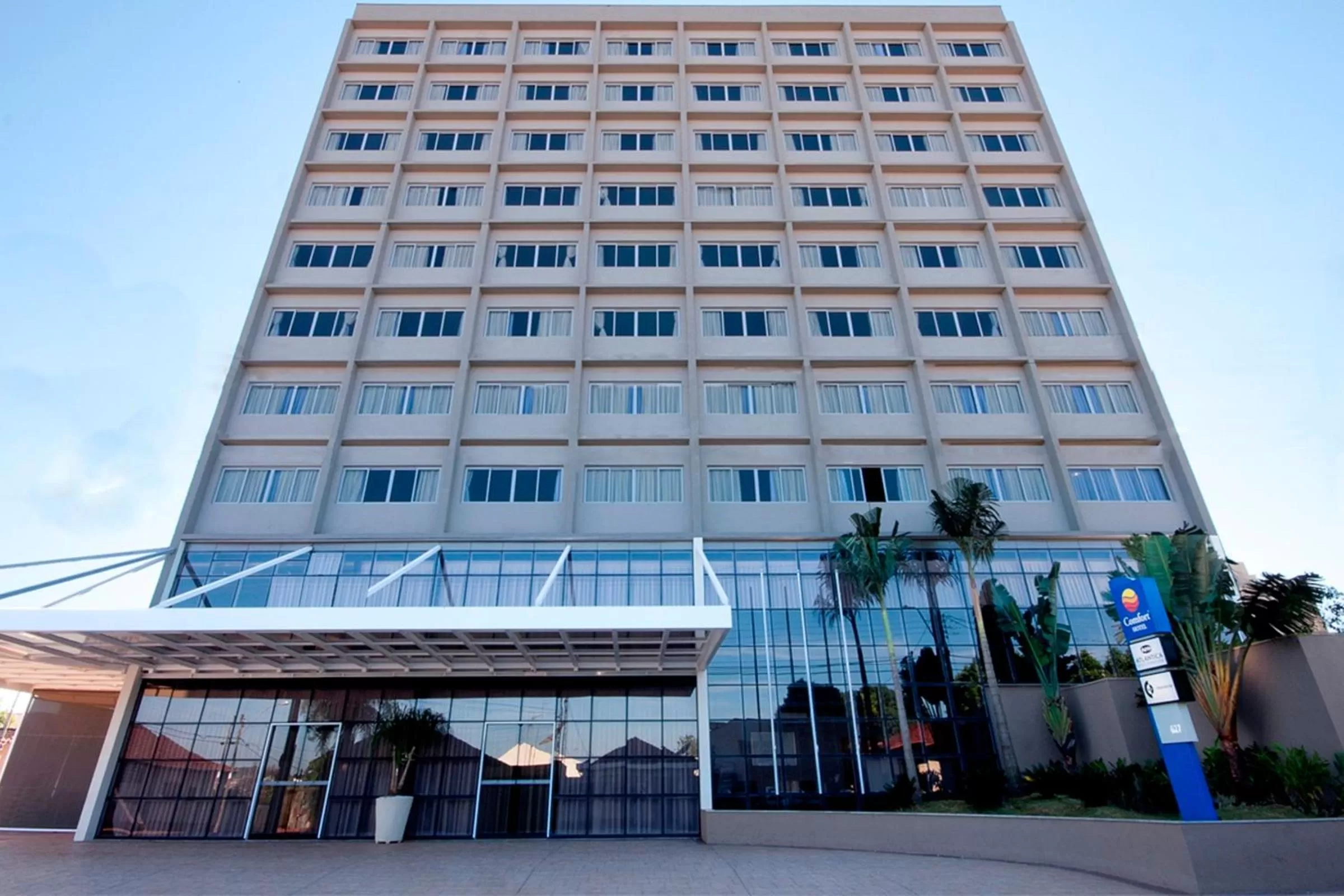 Facade/entrance in Comfort Hotel Sertãozinho