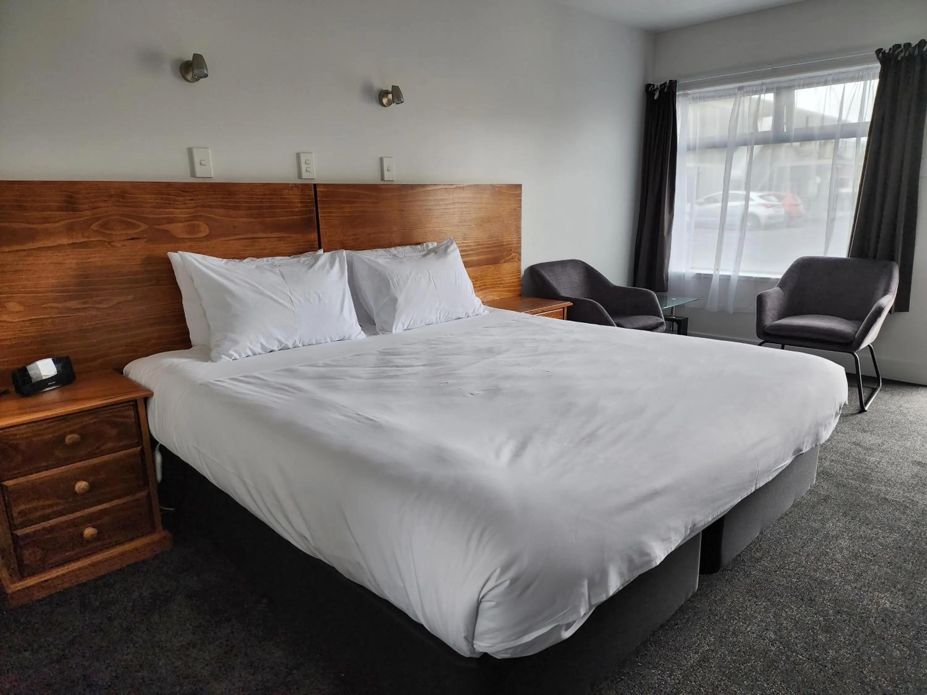 Bed in Auto Lodge Motel