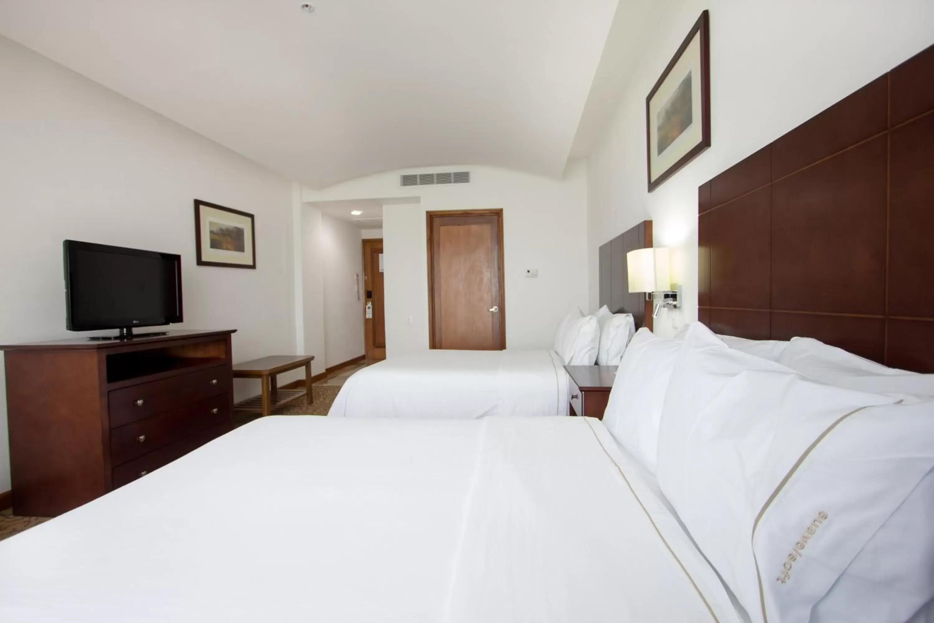 Standard Double Room with Two Double Beds in Holiday Inn Express Nuevo Laredo by IHG Standard Double Room with Two Double Beds in Holiday Inn Express Nuevo Laredo by IHG
