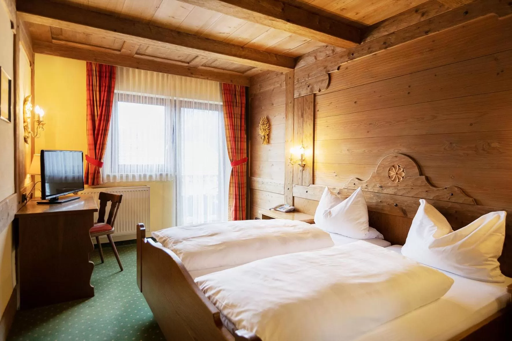 Photo of the whole room, Bed in Landgasthof Zur Post