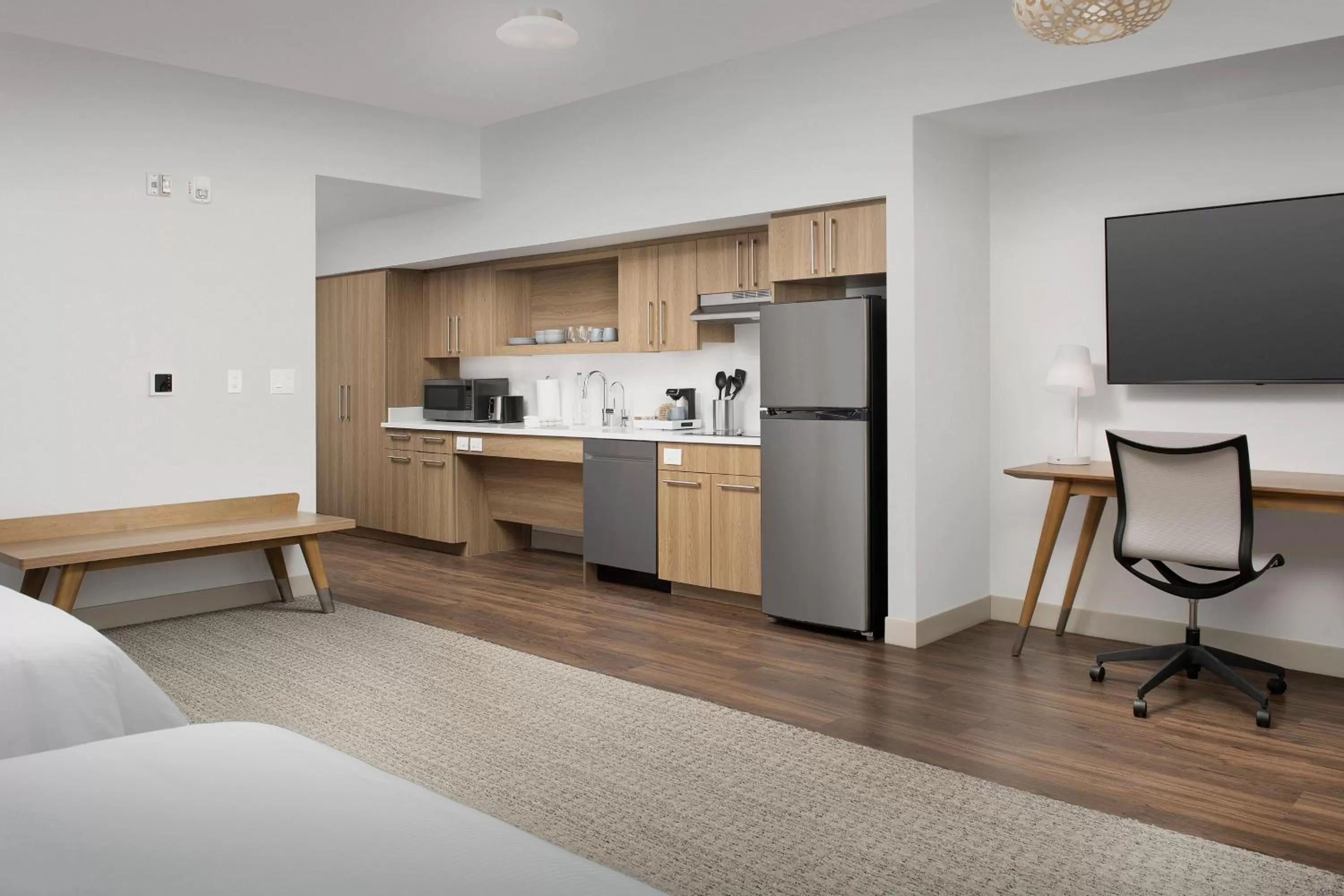 Photo of the whole room, Bed in Element Jacksonville Beach