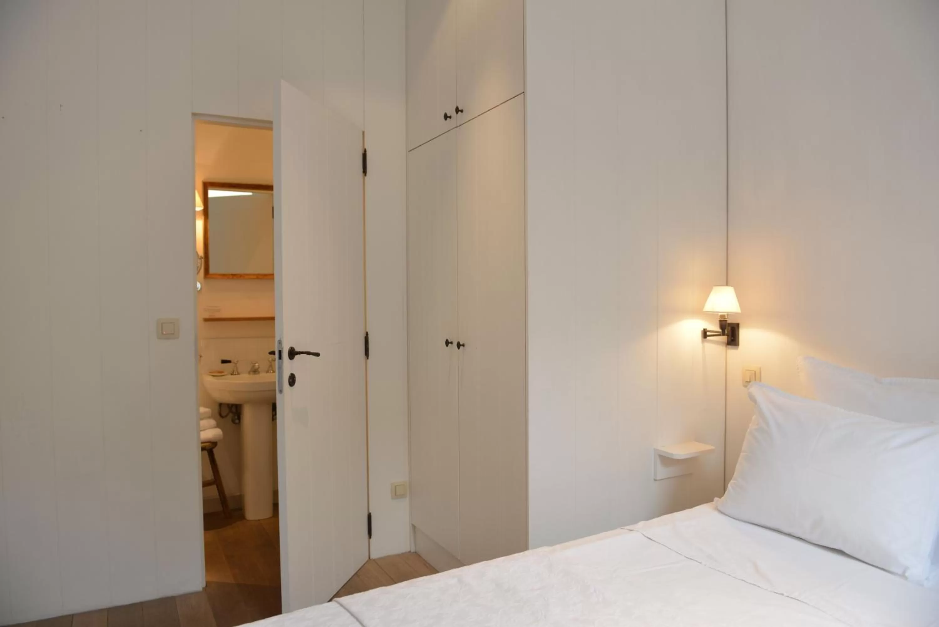 Small Double or Twin Room - single occupancy in Boetiekhotel Hemelhuys