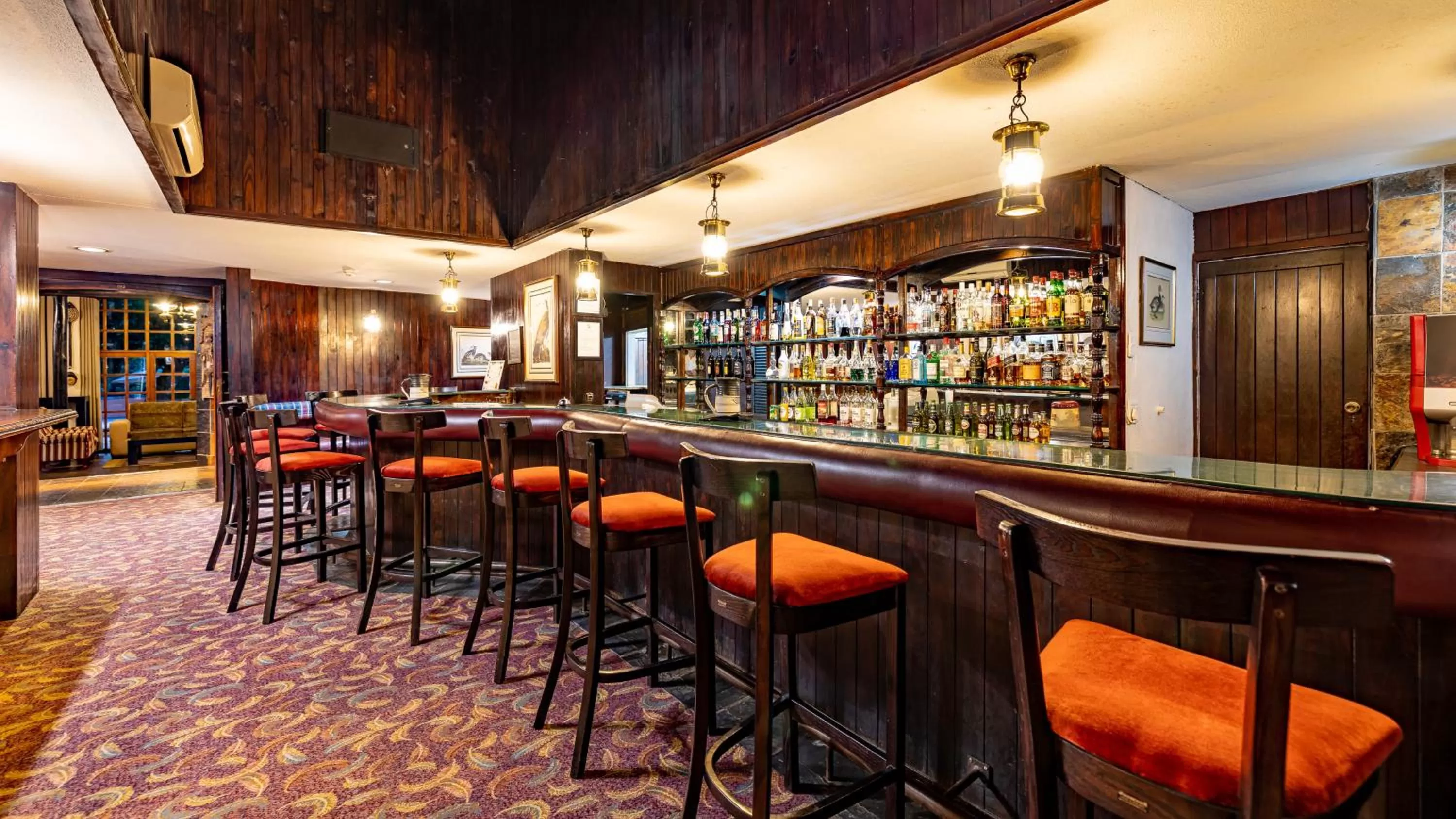Lounge or bar in African Sky Hotels - Pine Lake Inn