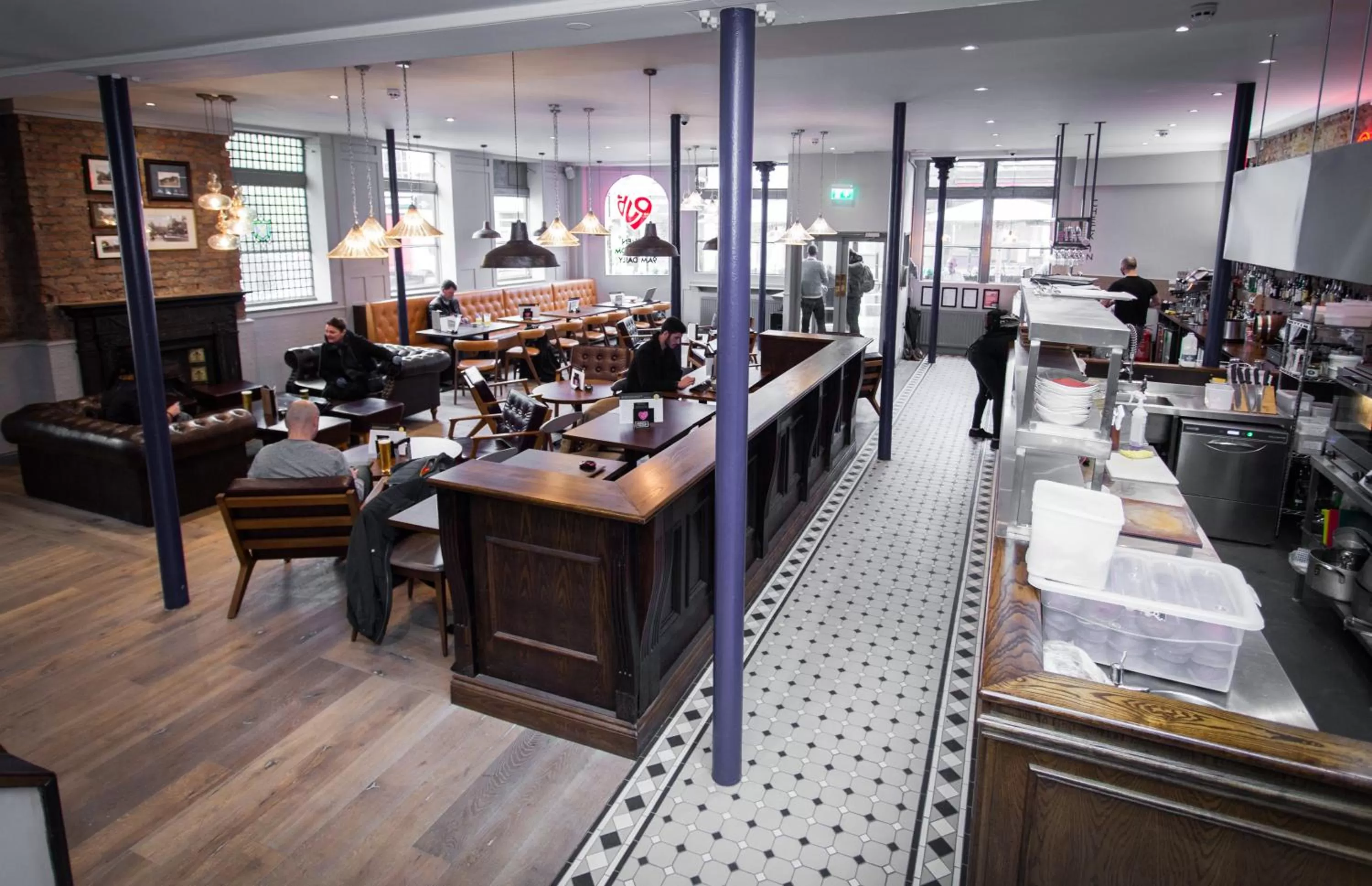 Restaurant/places to eat in PubLove @ The Crown, Battersea