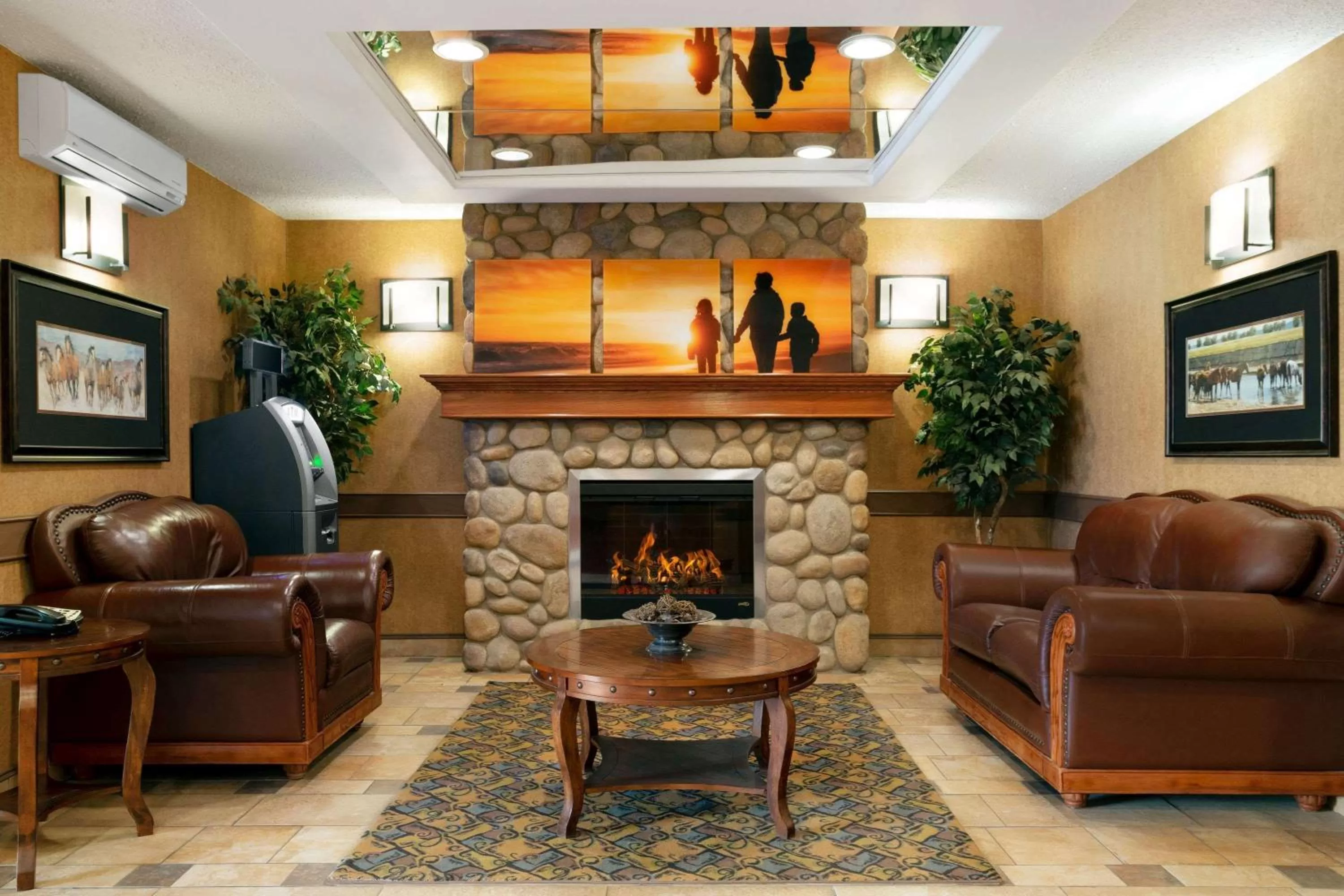 Lobby or reception in Days Inn & Suites by Wyndham Strathmore