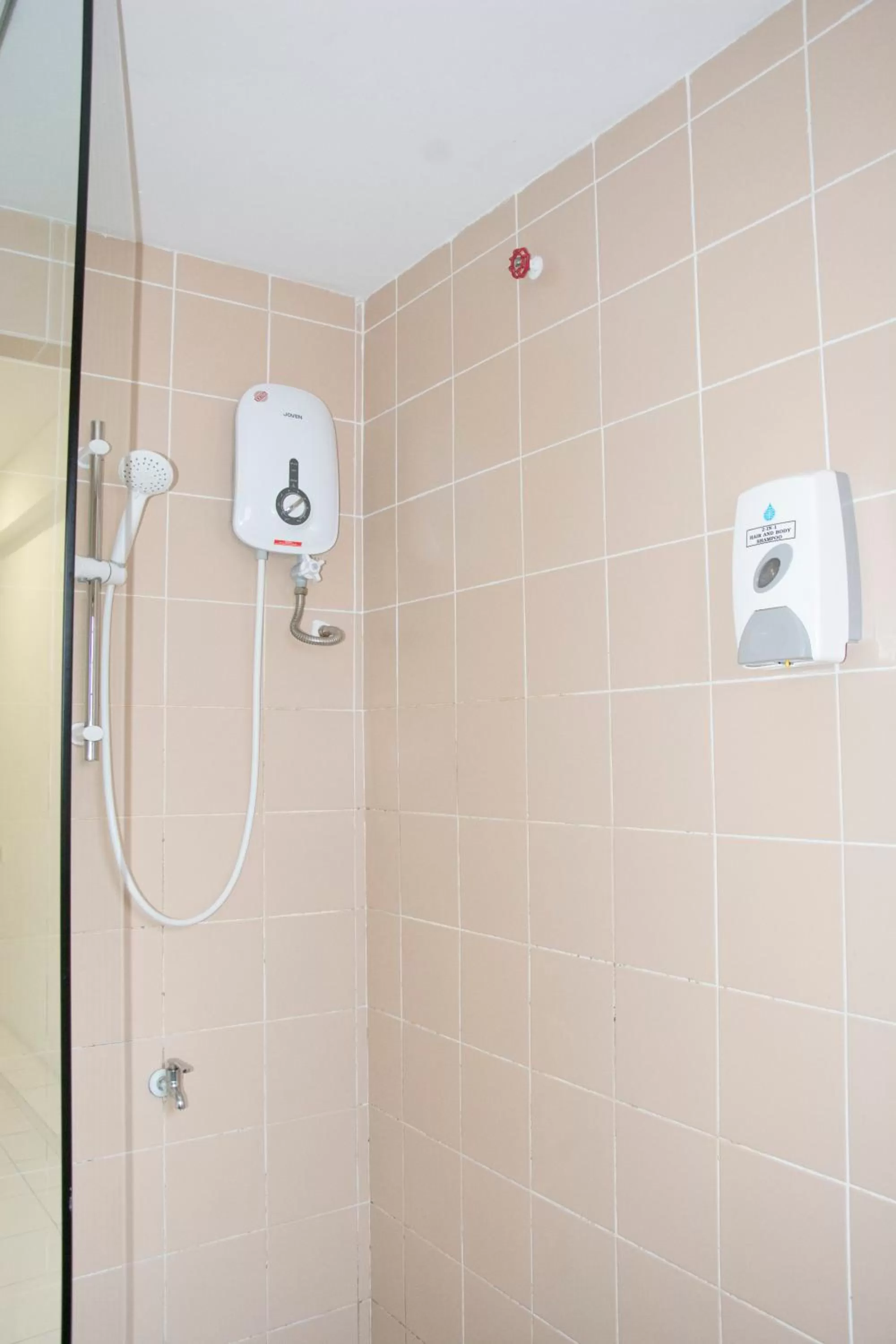 Shower in Promenade Service Apartment