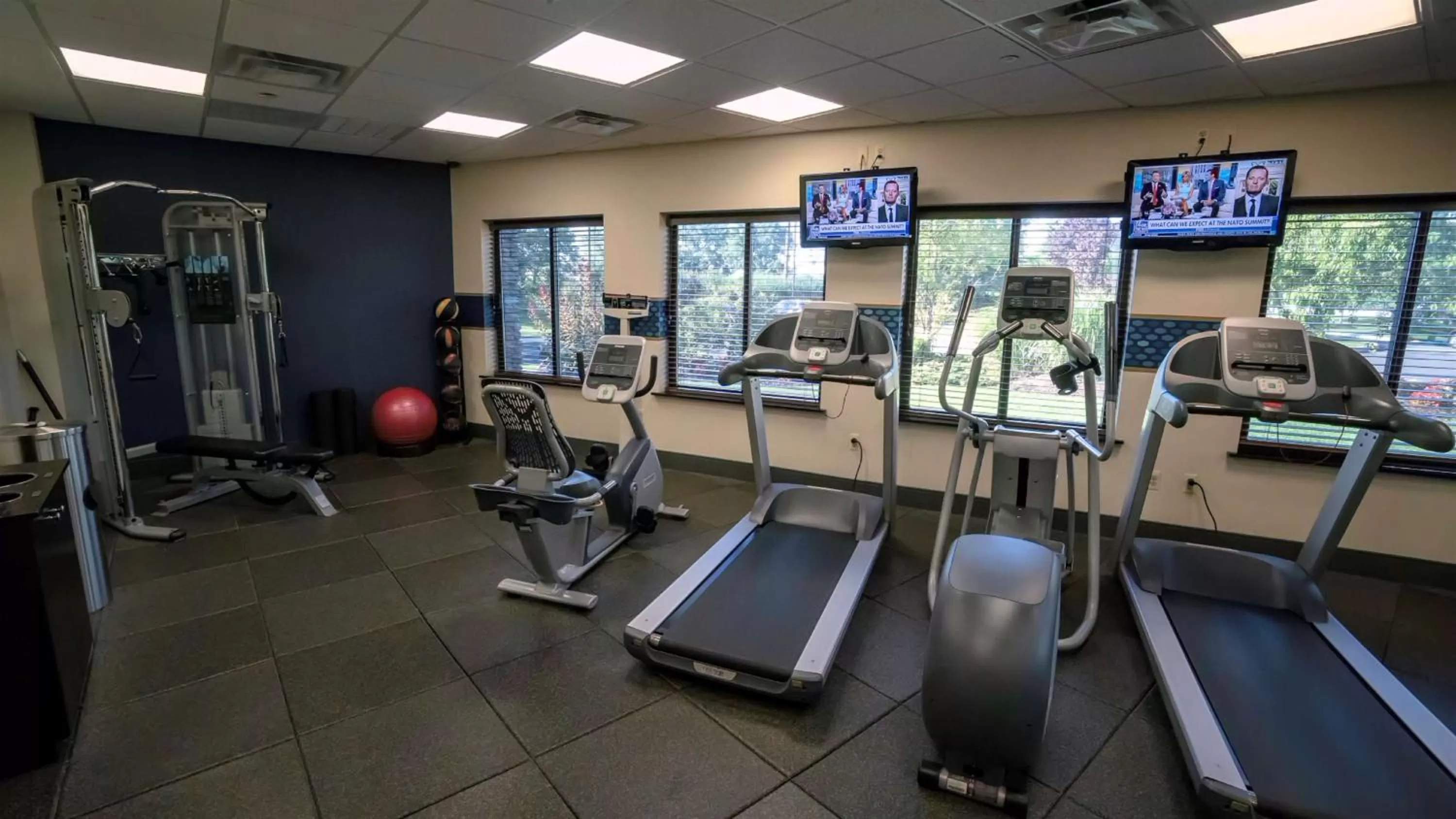 Fitness centre/facilities in Hampton Inn Carlstadt At The Meadowlands