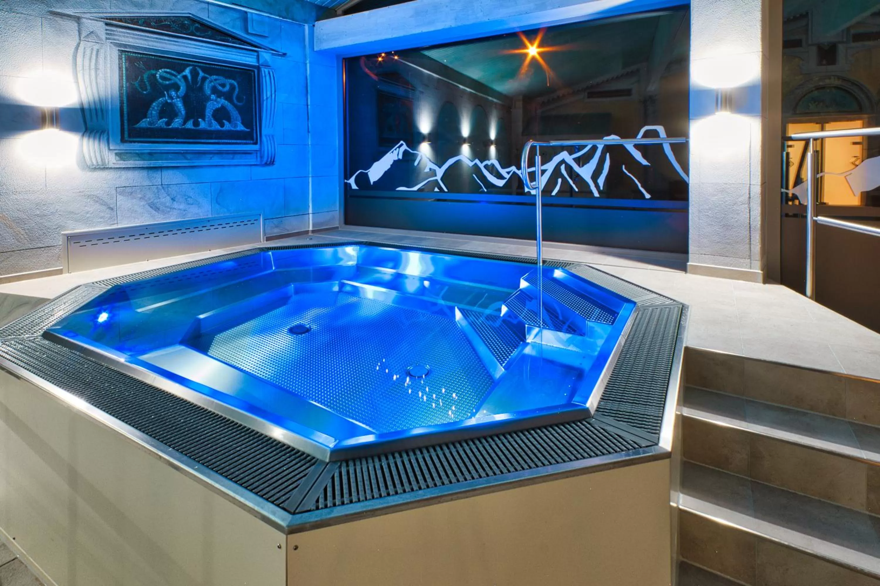 Hot Tub in Hotel Zugspitze