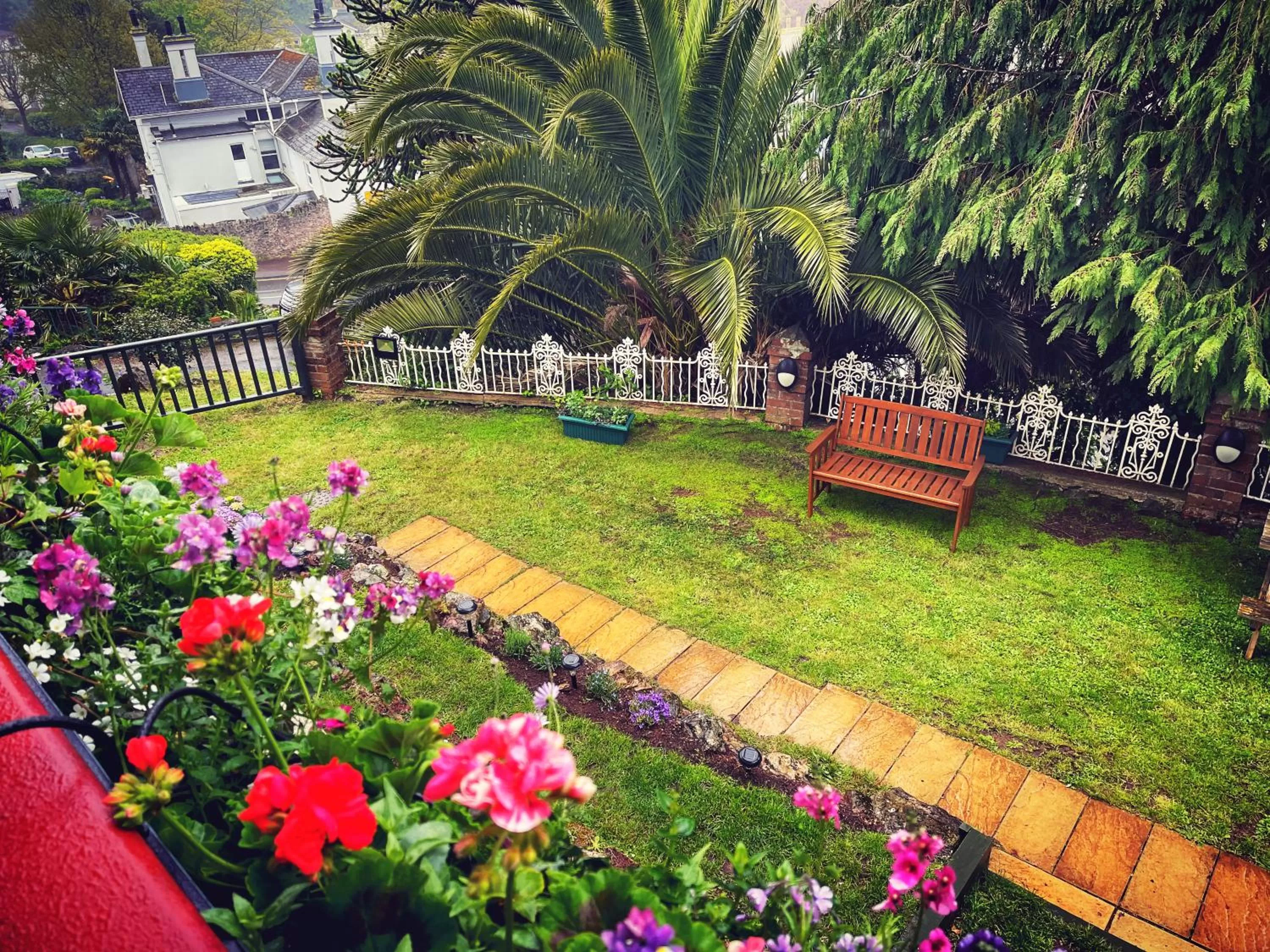 Garden view in The Robin Hill