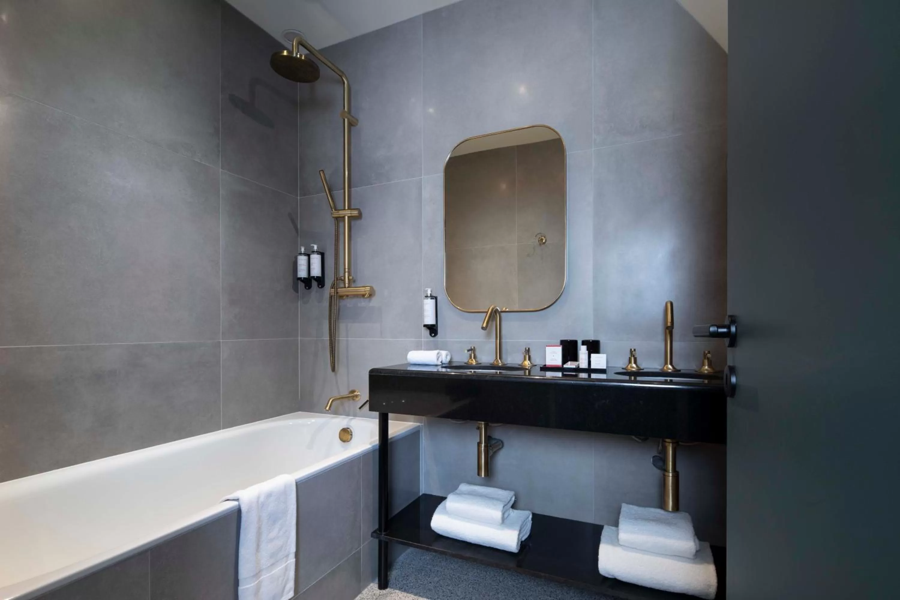 Bathroom in Le Rayz Vendome