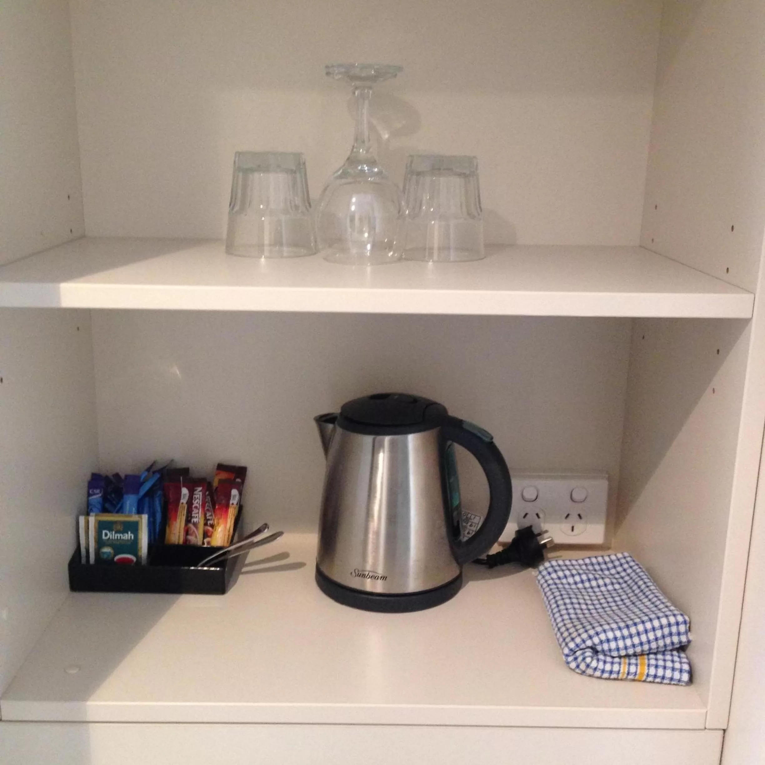 Coffee/tea facilities in Commodore Regent Launceston