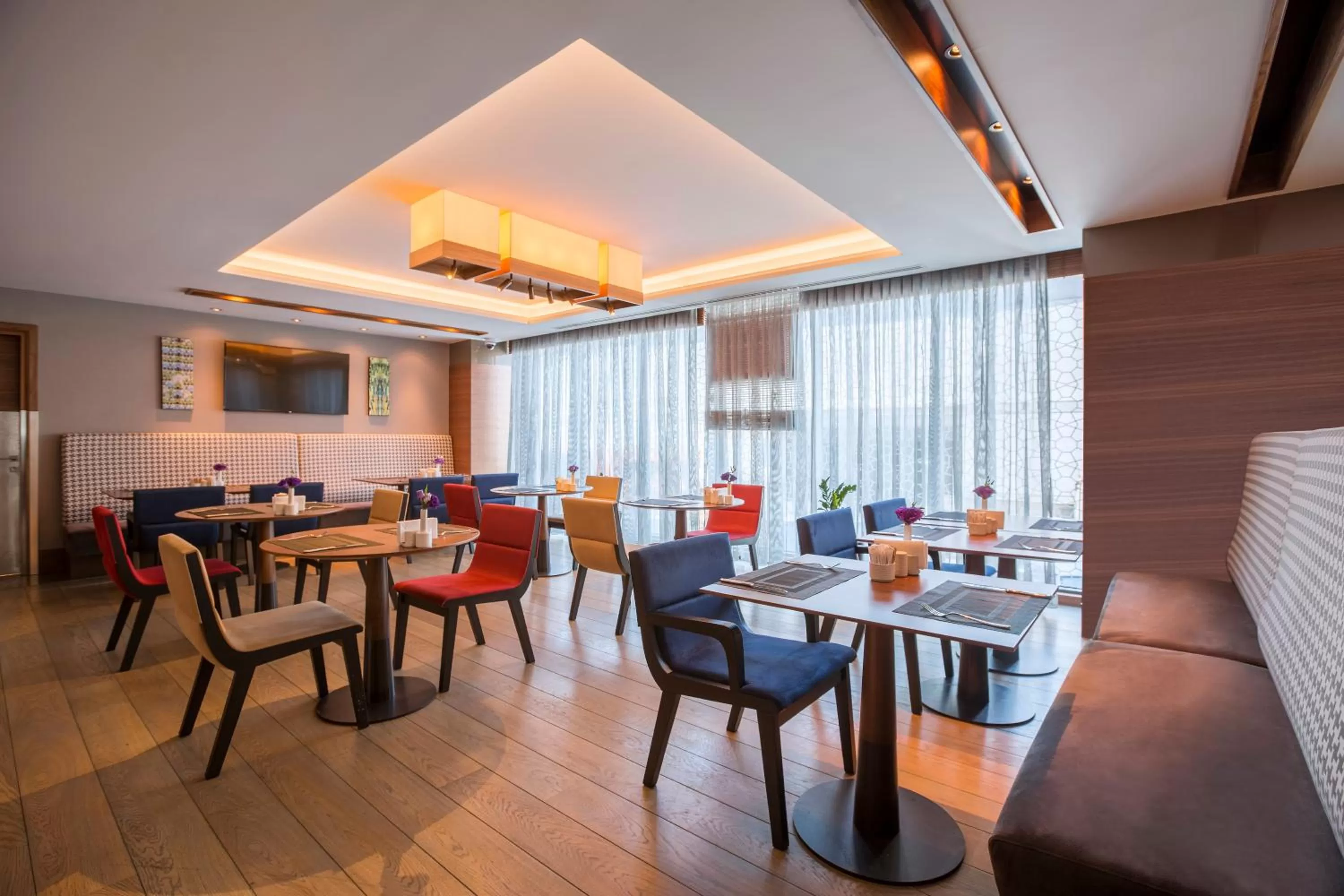 Restaurant/places to eat in Golden Tulip Istanbul Bayrampasa