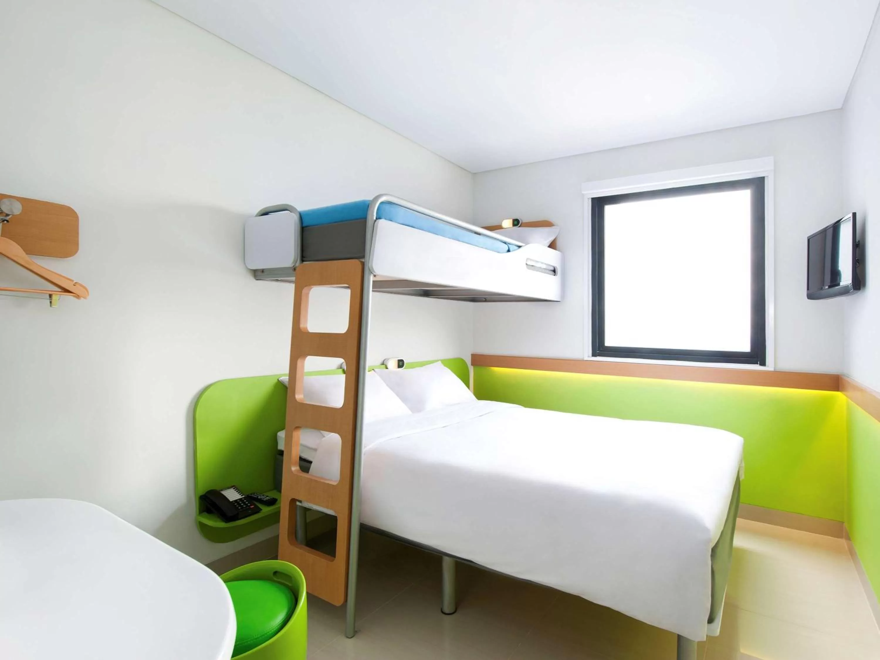 Bedroom in Ibis Budget Jakarta Daan Mogot