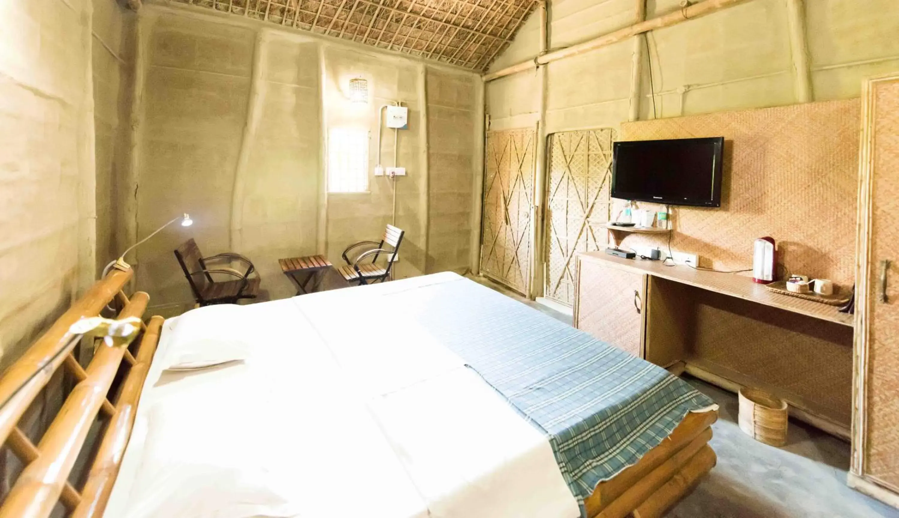 Deluxe Double Room (2 Adults + 1 Child) in Zizina Otis Resort Deluxe Double Room (2 Adults + 1 Child) in Zizina Otis Resort