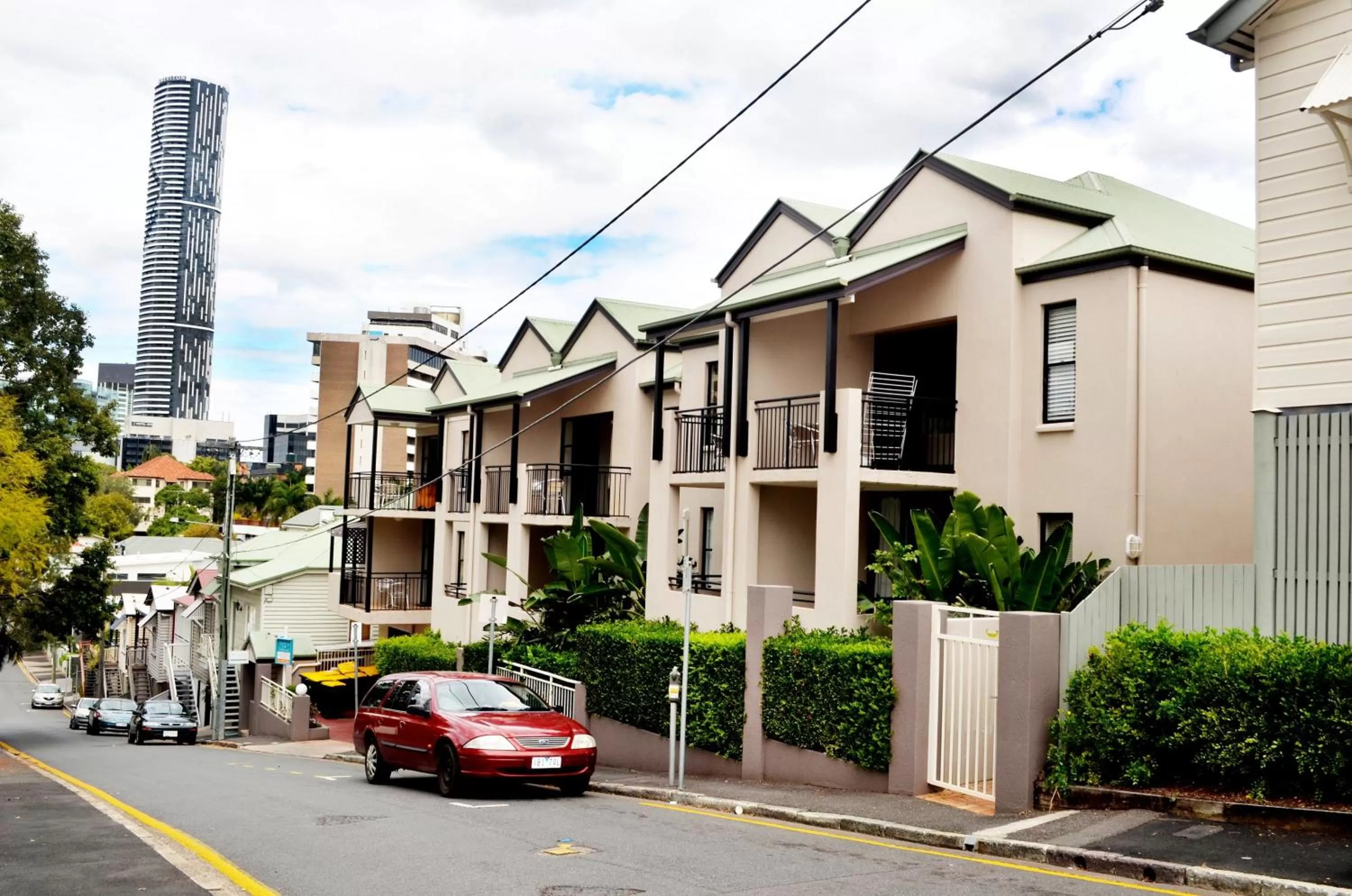Property building in Spring Hill Mews Apartments