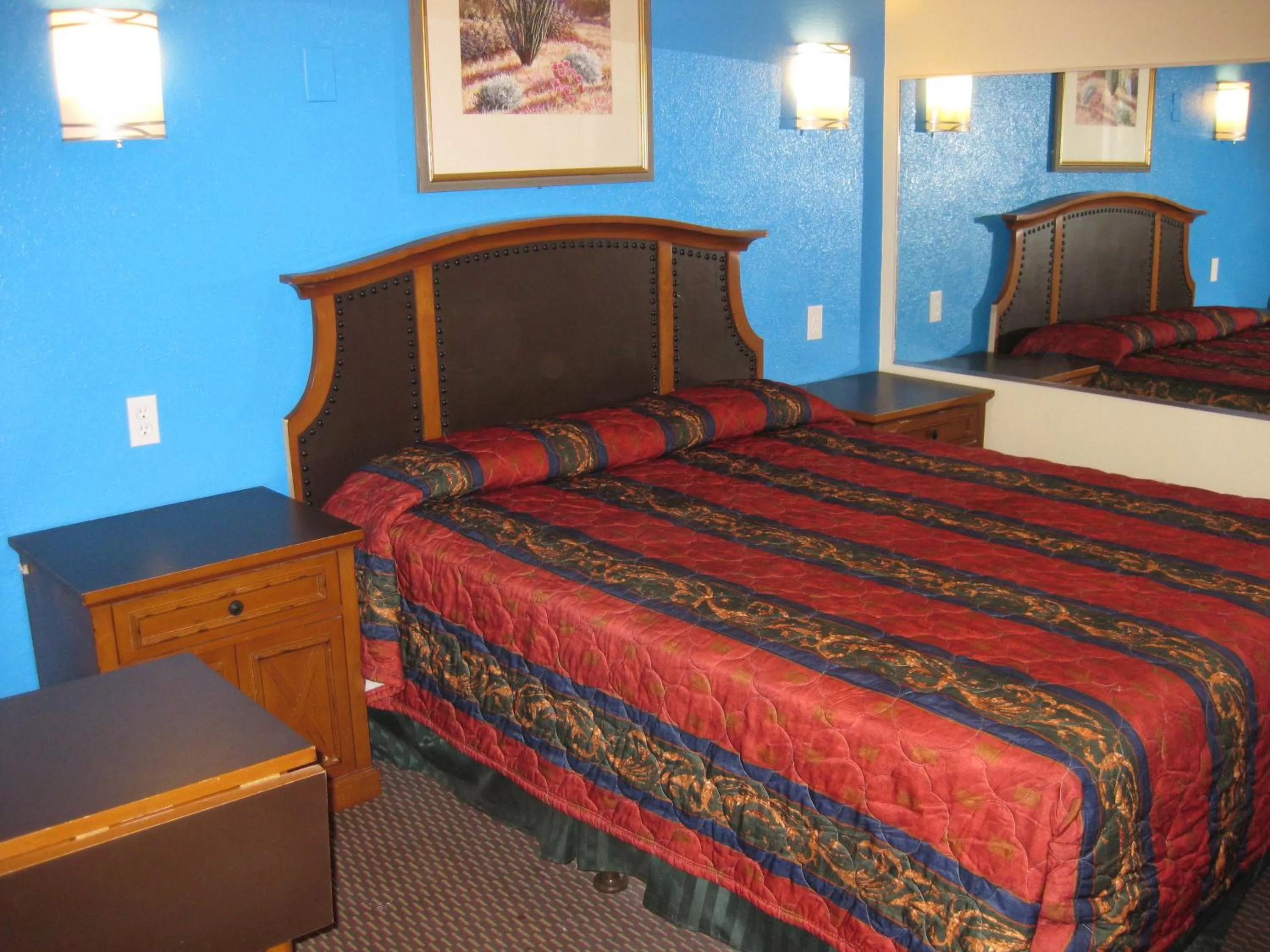 Bed in Sunshine Motel