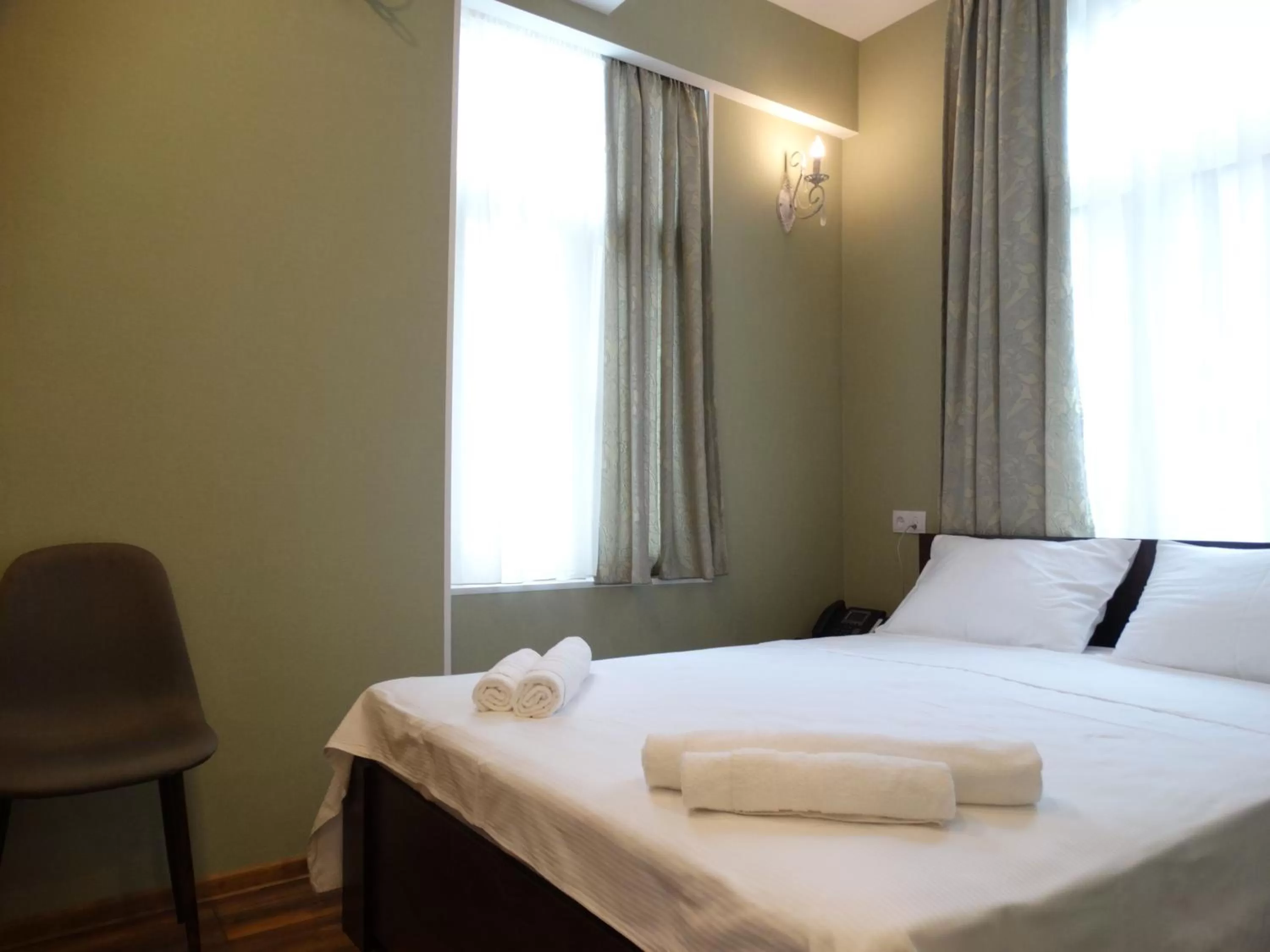 Bedroom, Bed in Hotel Boutique IVERIA