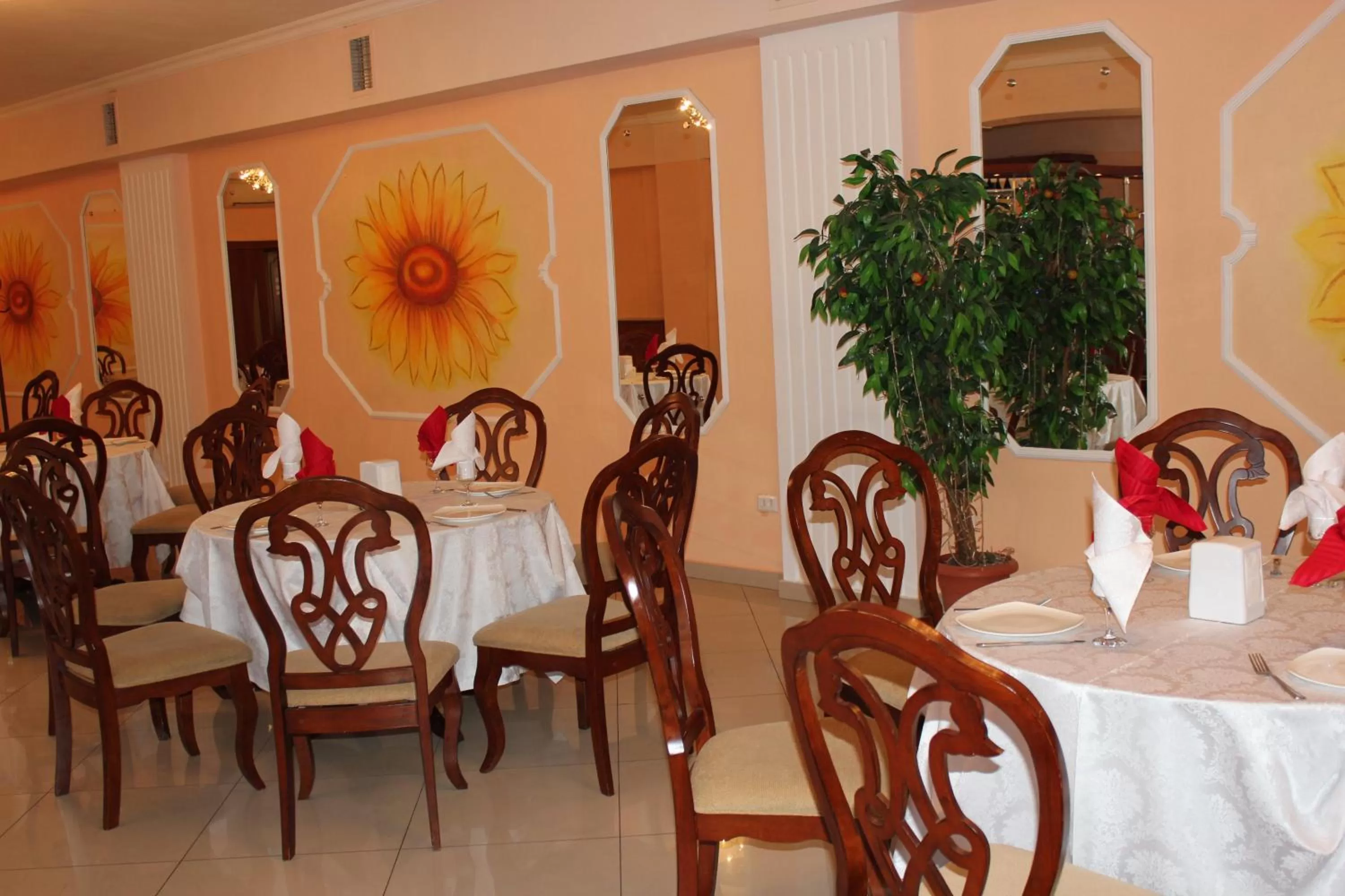 Restaurant/places to eat in Ust-Kamenogorsk Hotel