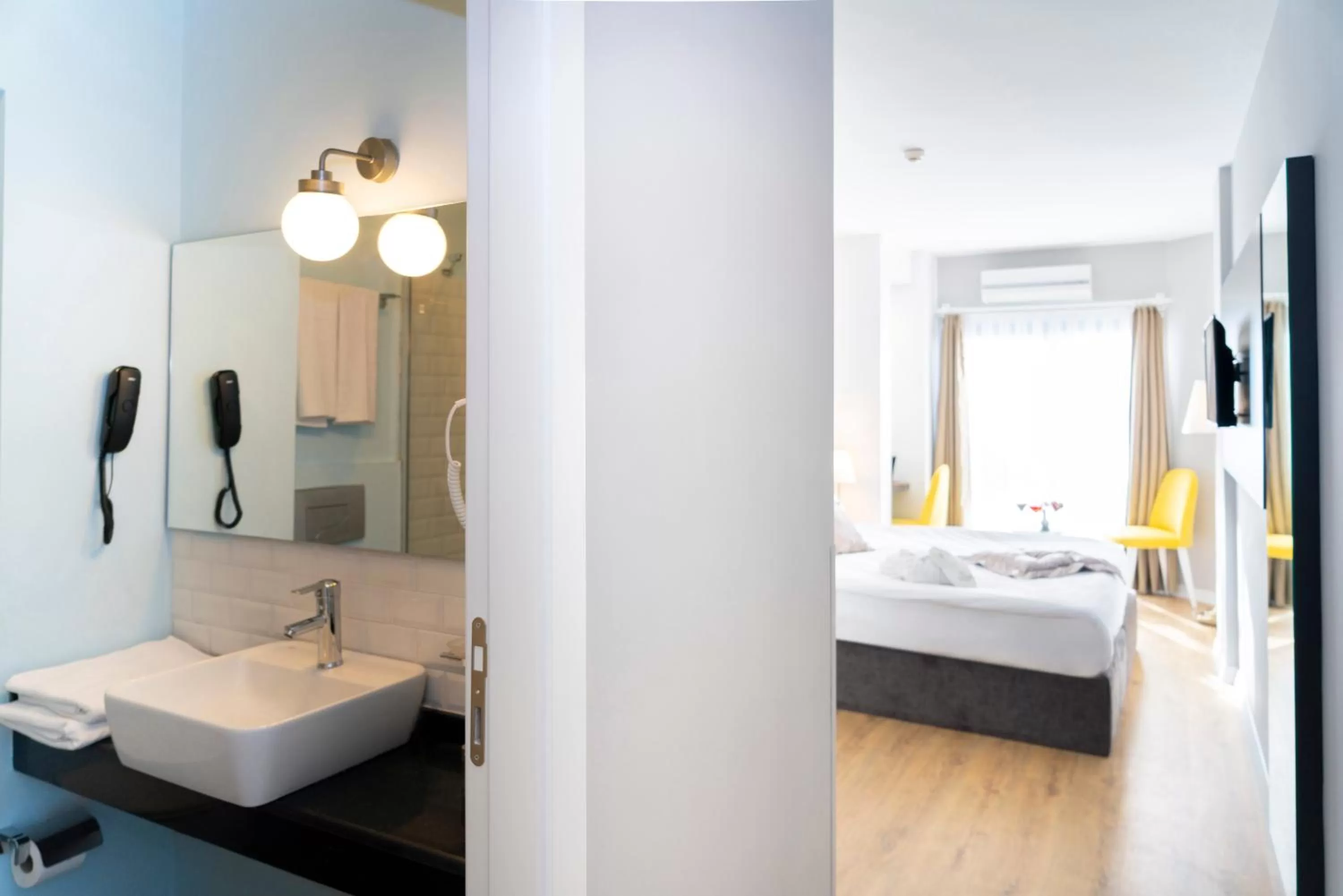 Bathroom in Niss Lara Hotel