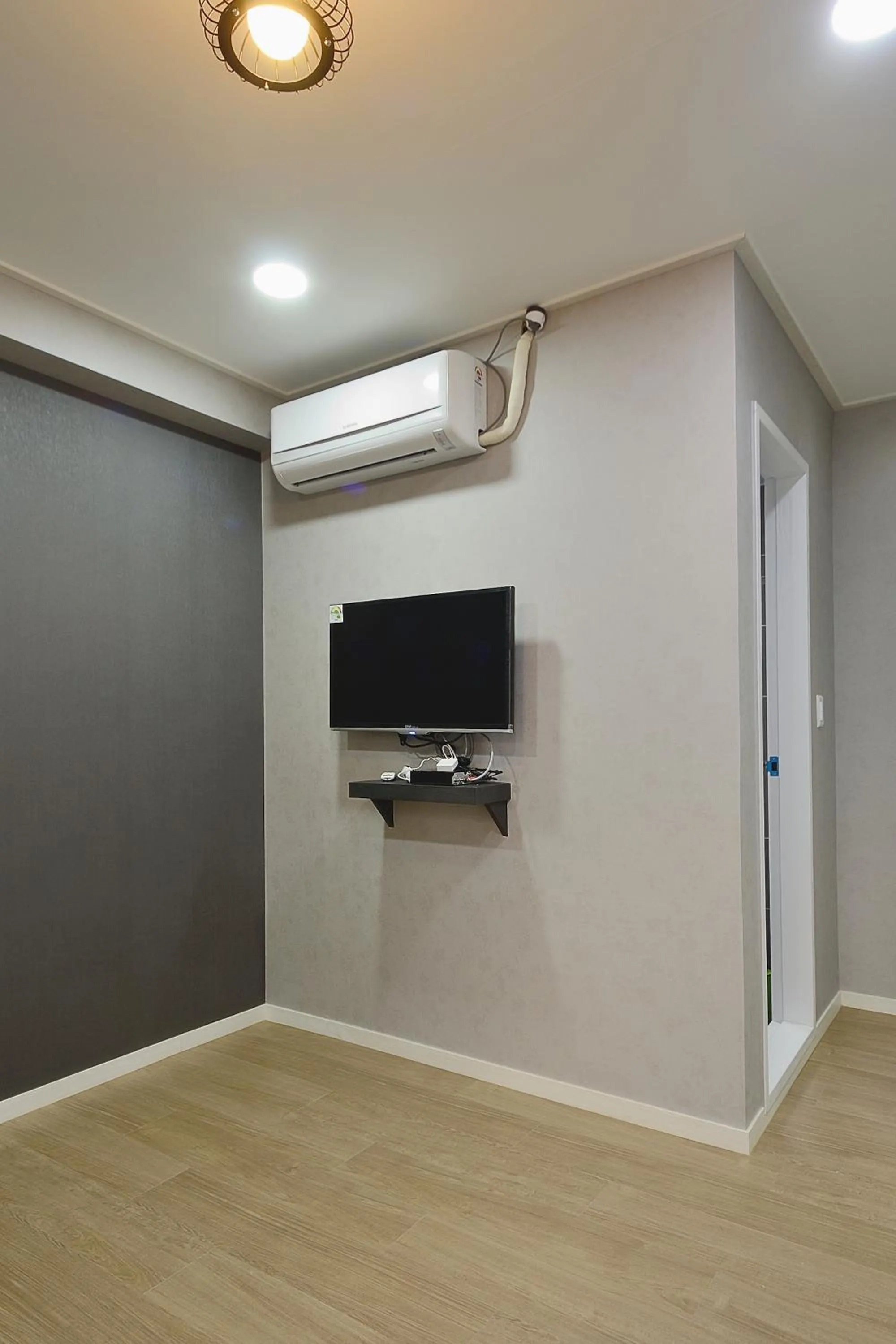 Photo of the whole room in Red Guesthouse