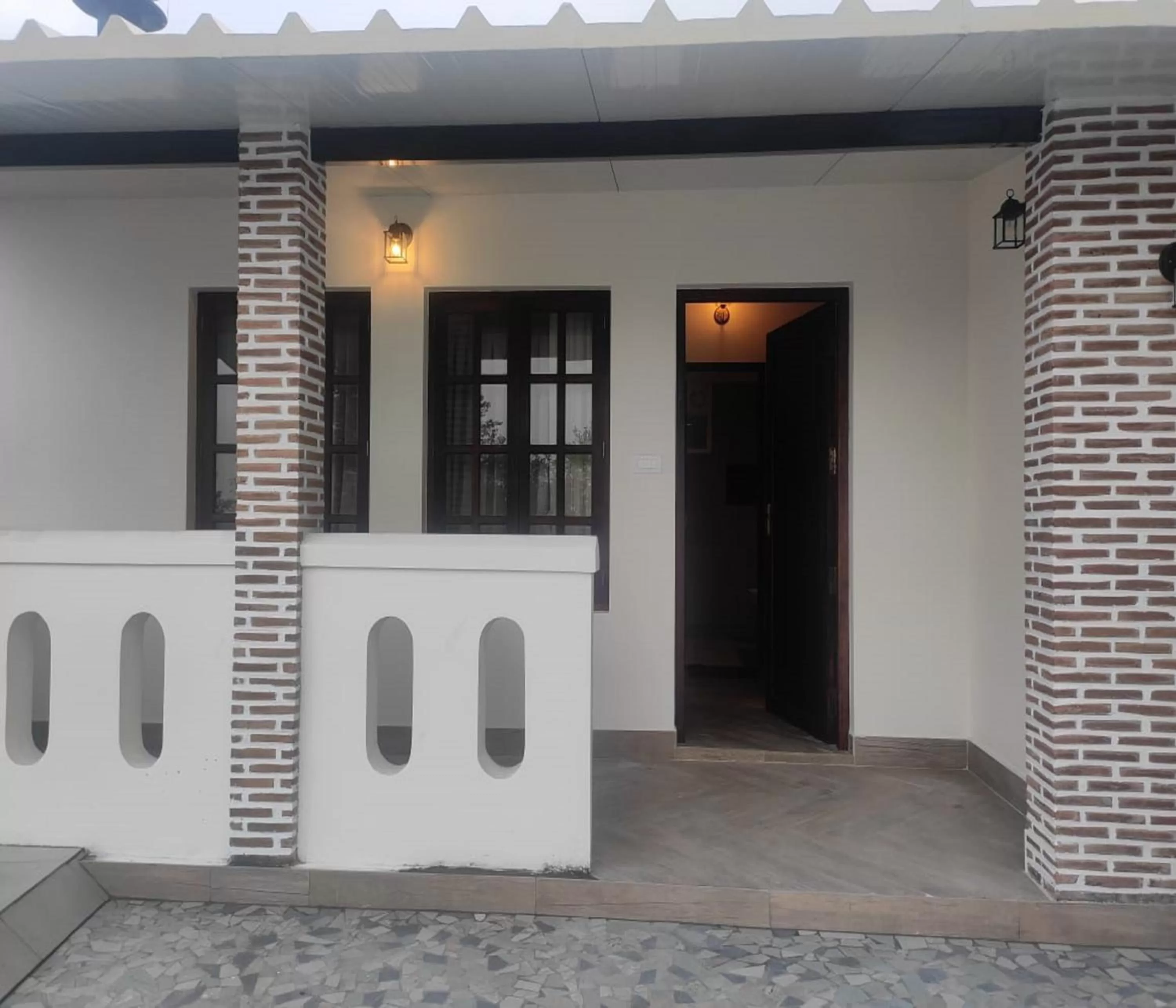 Day in Mango Hill Kodai