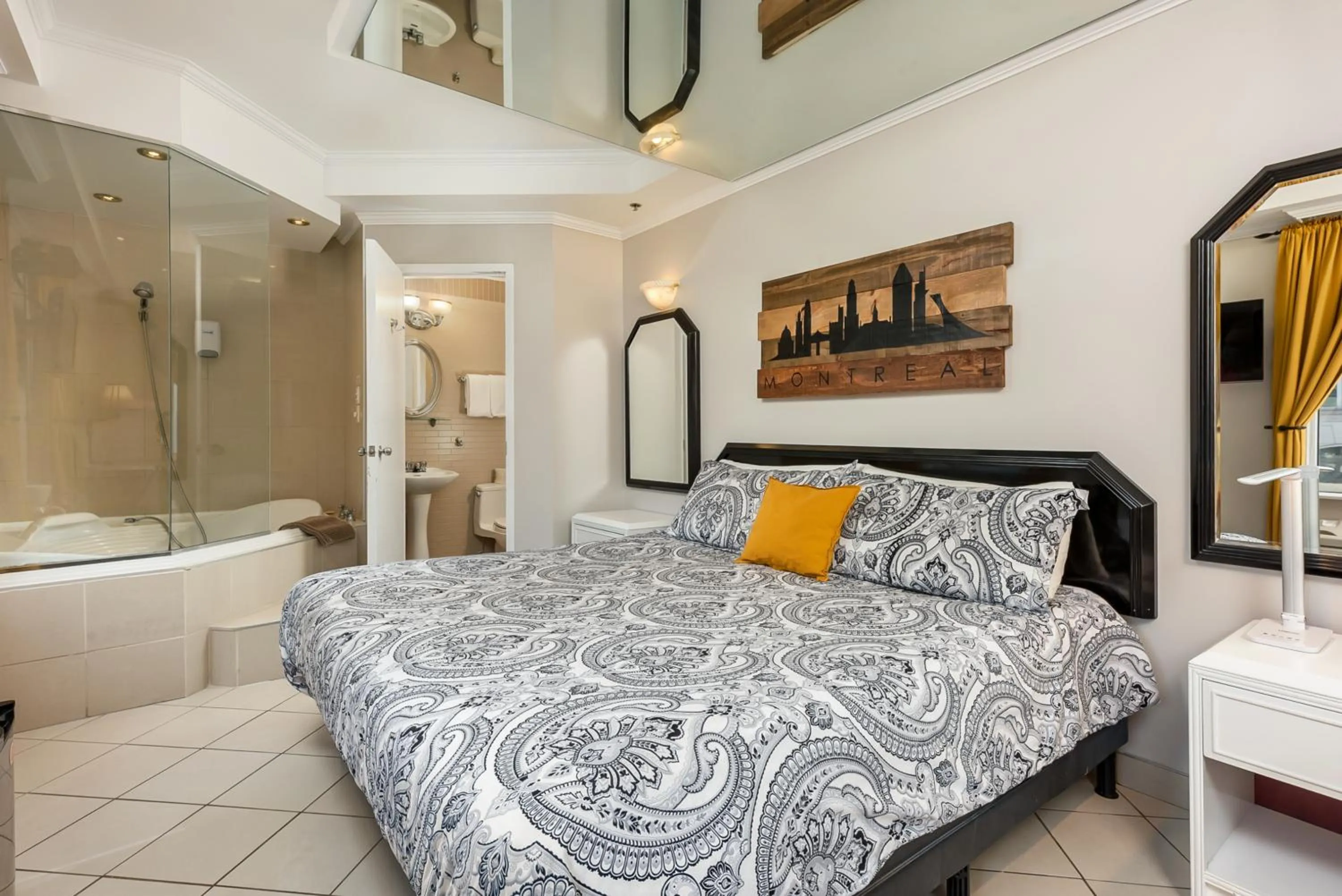 Bed in Samesun Montreal Hotel & Hostel