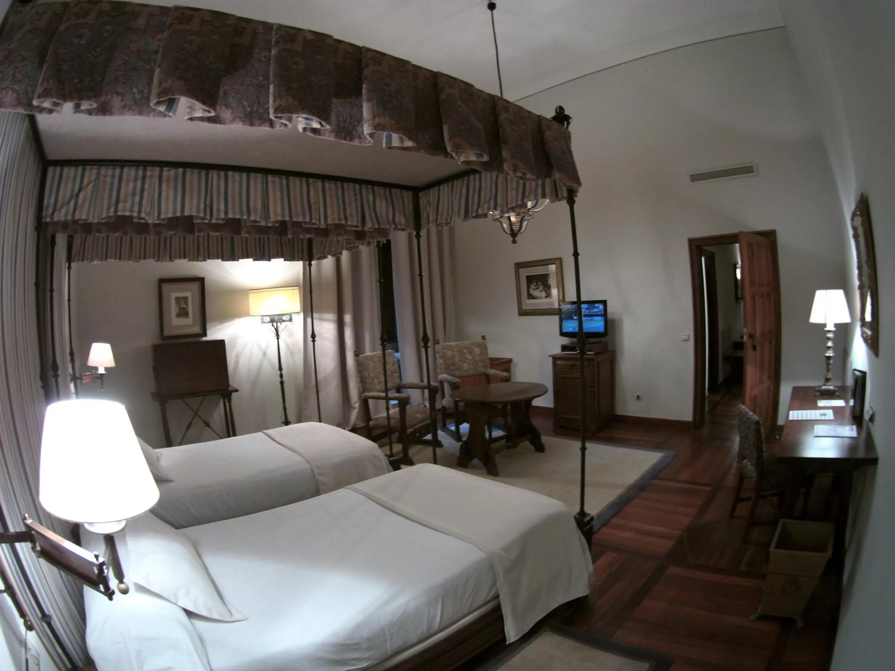 Superior Double Room in Parador de Santiago - Hostal Reis Catolicos