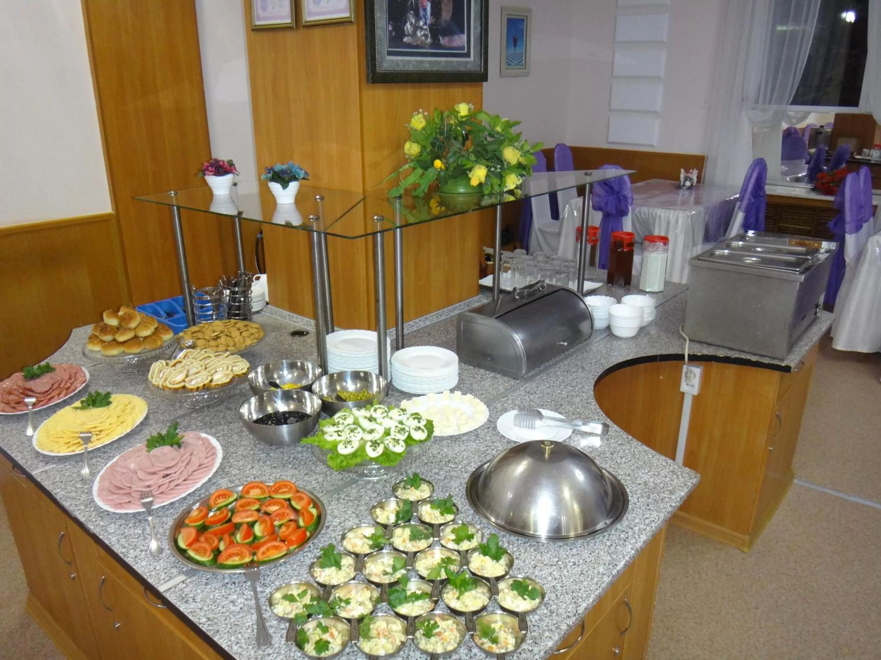 Buffet breakfast, Kitchen/Kitchenette in Aktobe Hotel