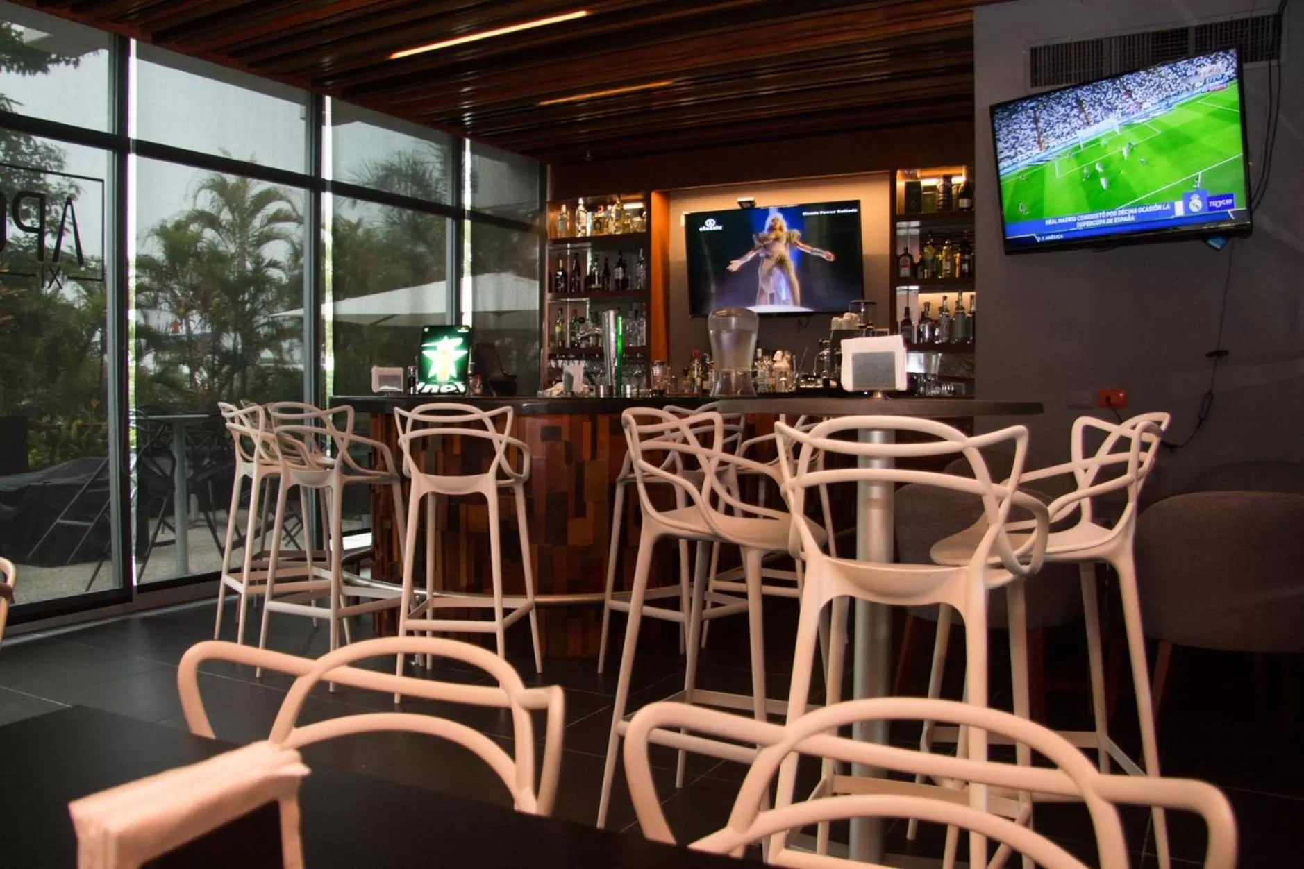 Lounge or bar in Mesón de la Luna Hotel & Spa