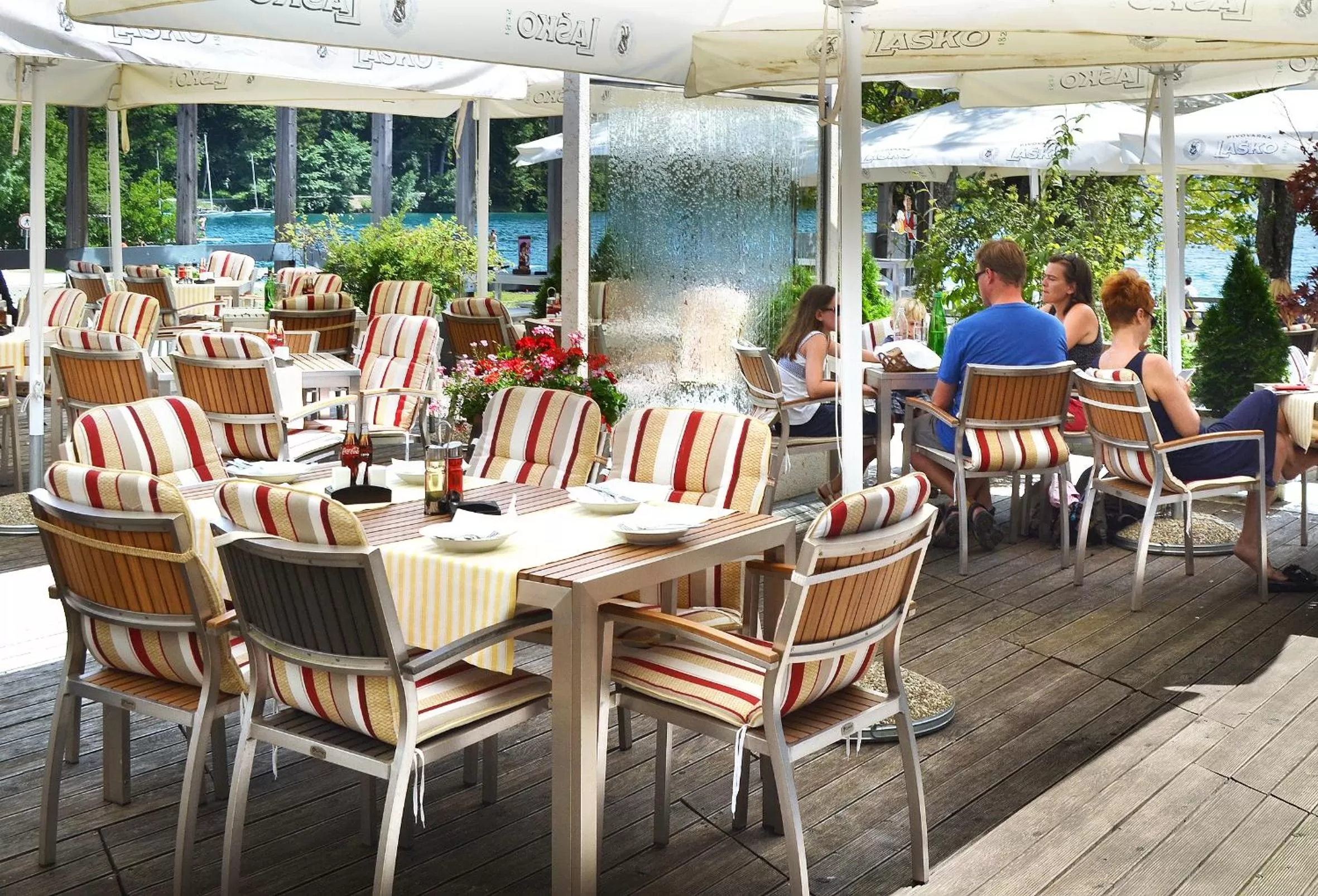 Restaurant/places to eat in Penzion Zaka