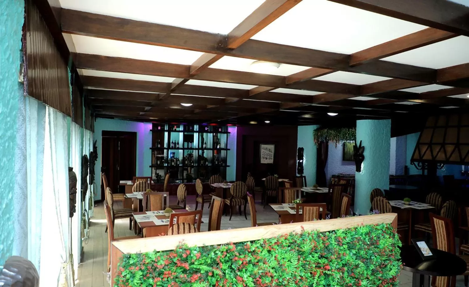 Restaurant/places to eat in Park Hotel