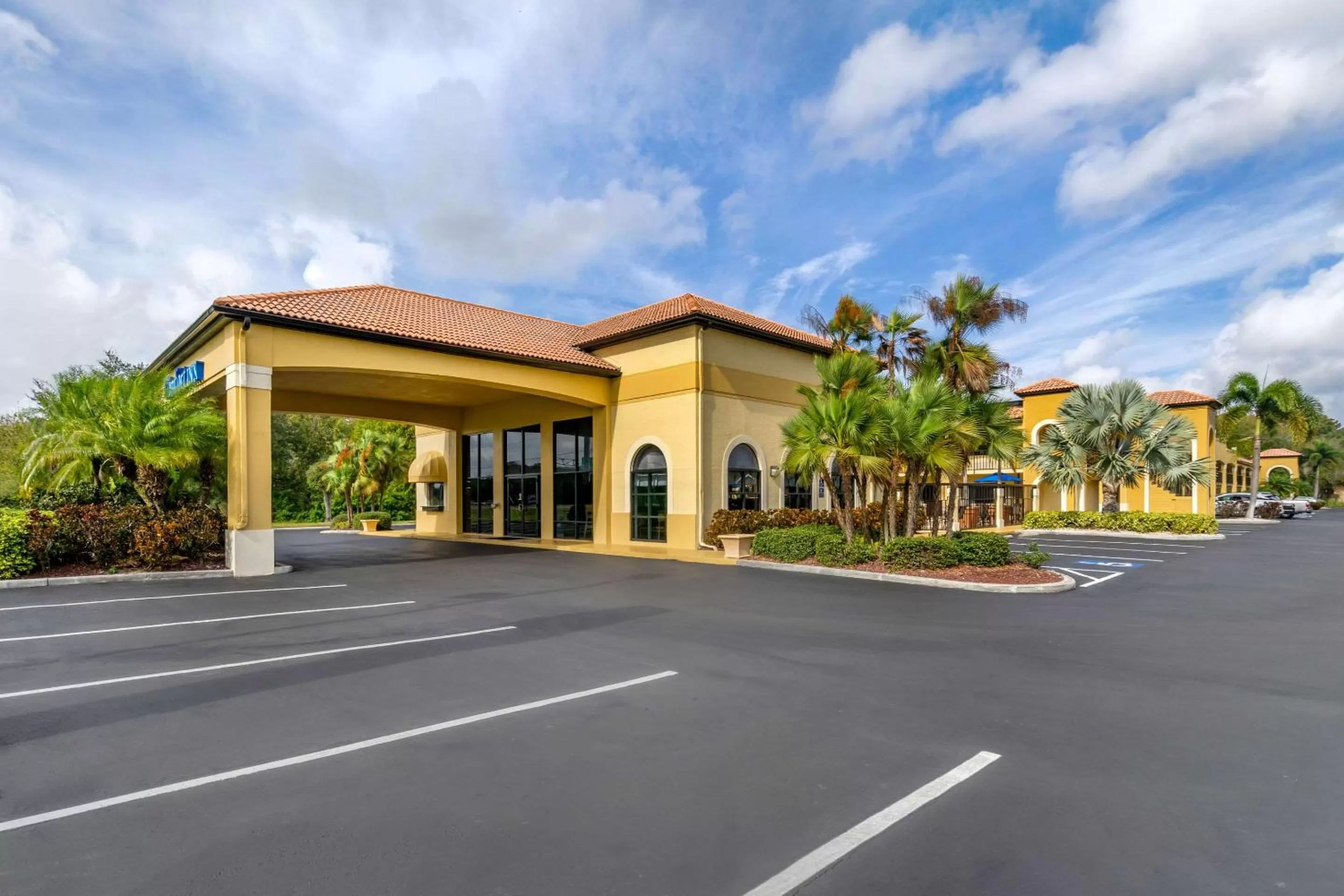 Property building in Comfort Inn Sun City Center - Ruskin - Tampa South