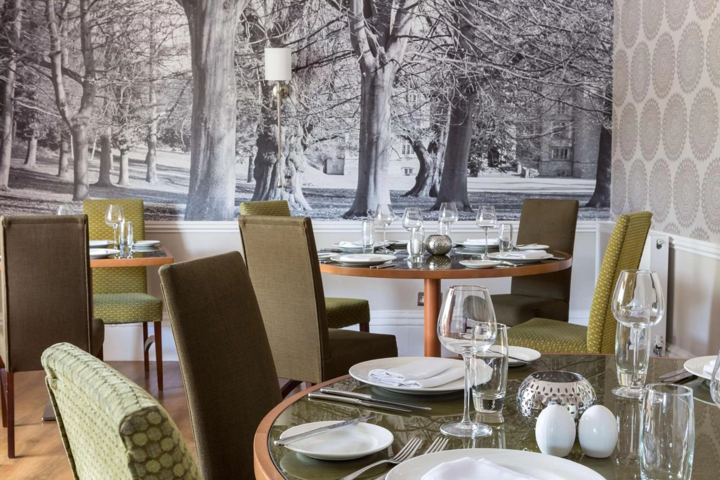 Restaurant/places to eat in Banbury Wroxton House Hotel