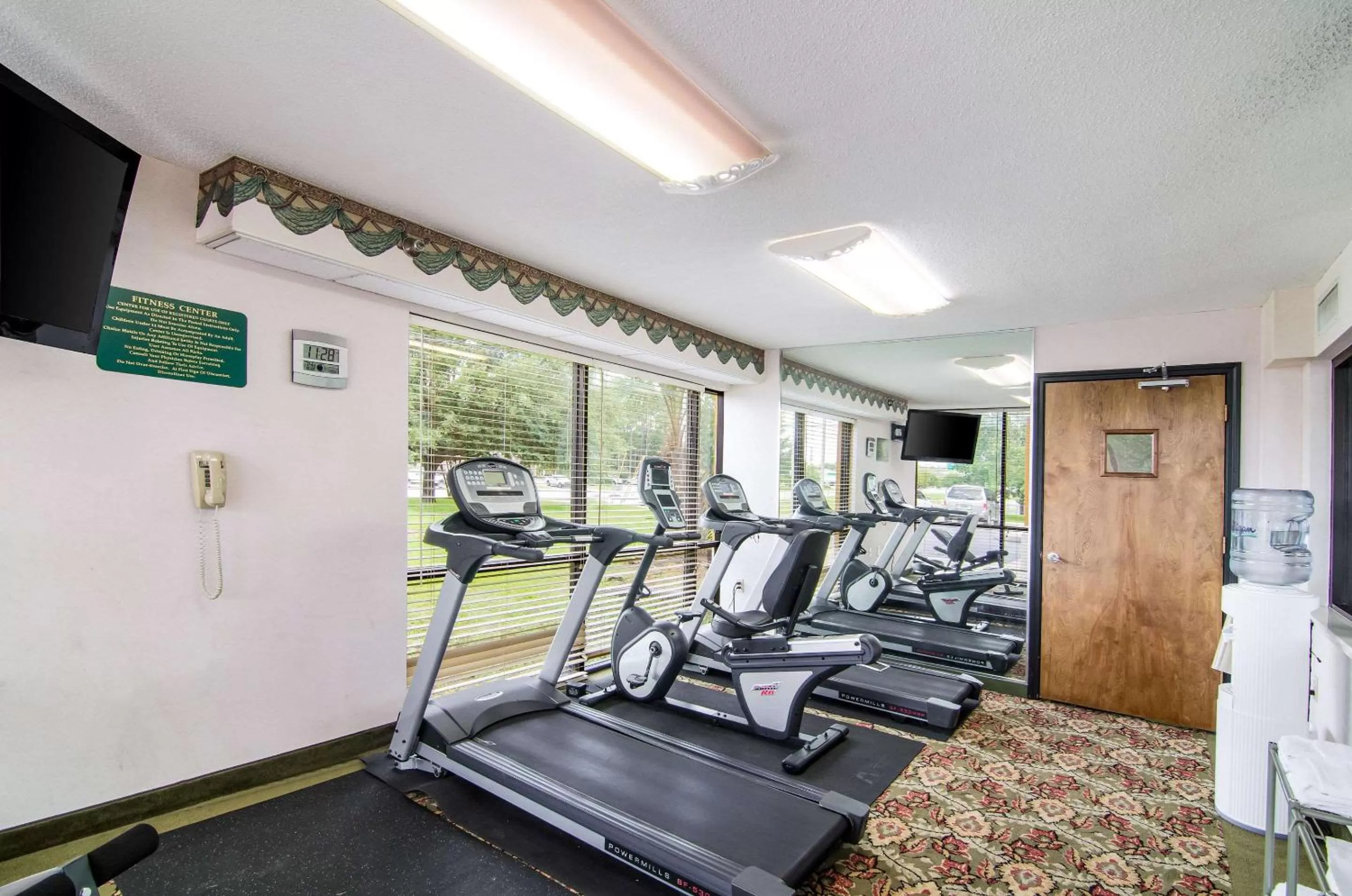 Fitness centre/facilities in Quality Inn near University of Mobile