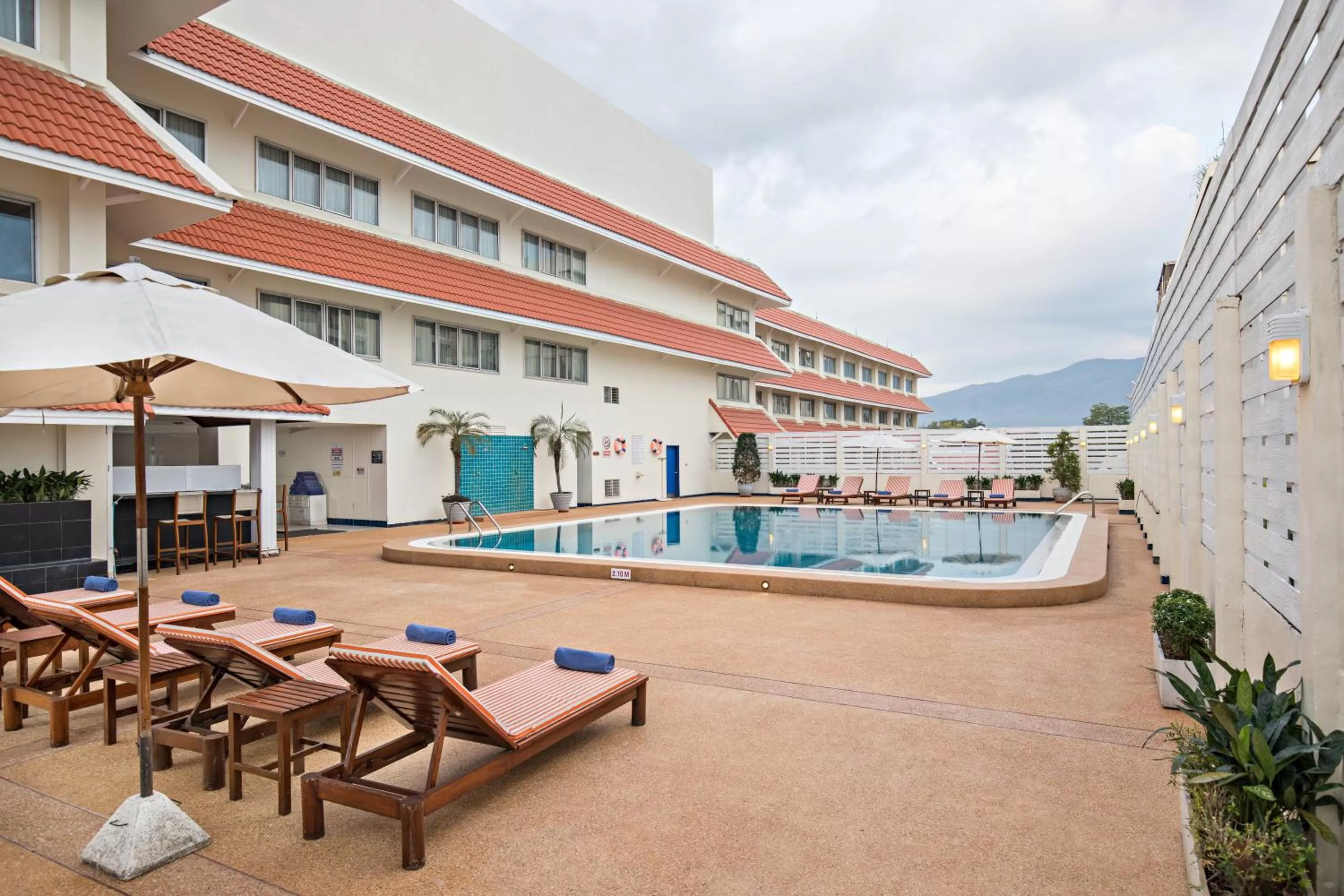 Swimming pool in Mercure Chiang Mai