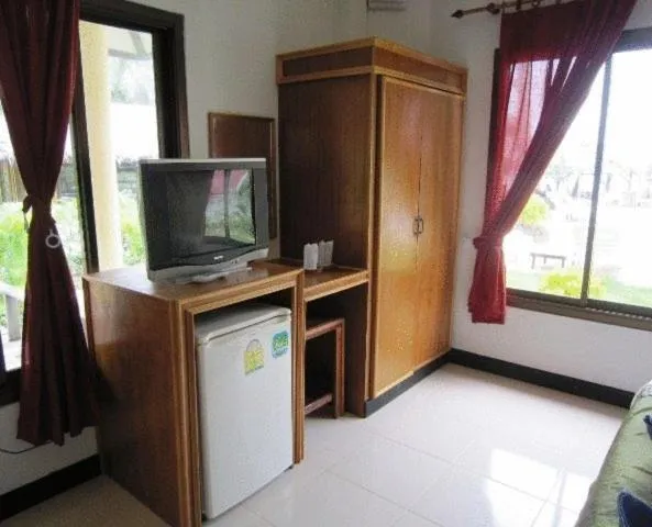 TV and multimedia in Moonwalk Lanta Resort