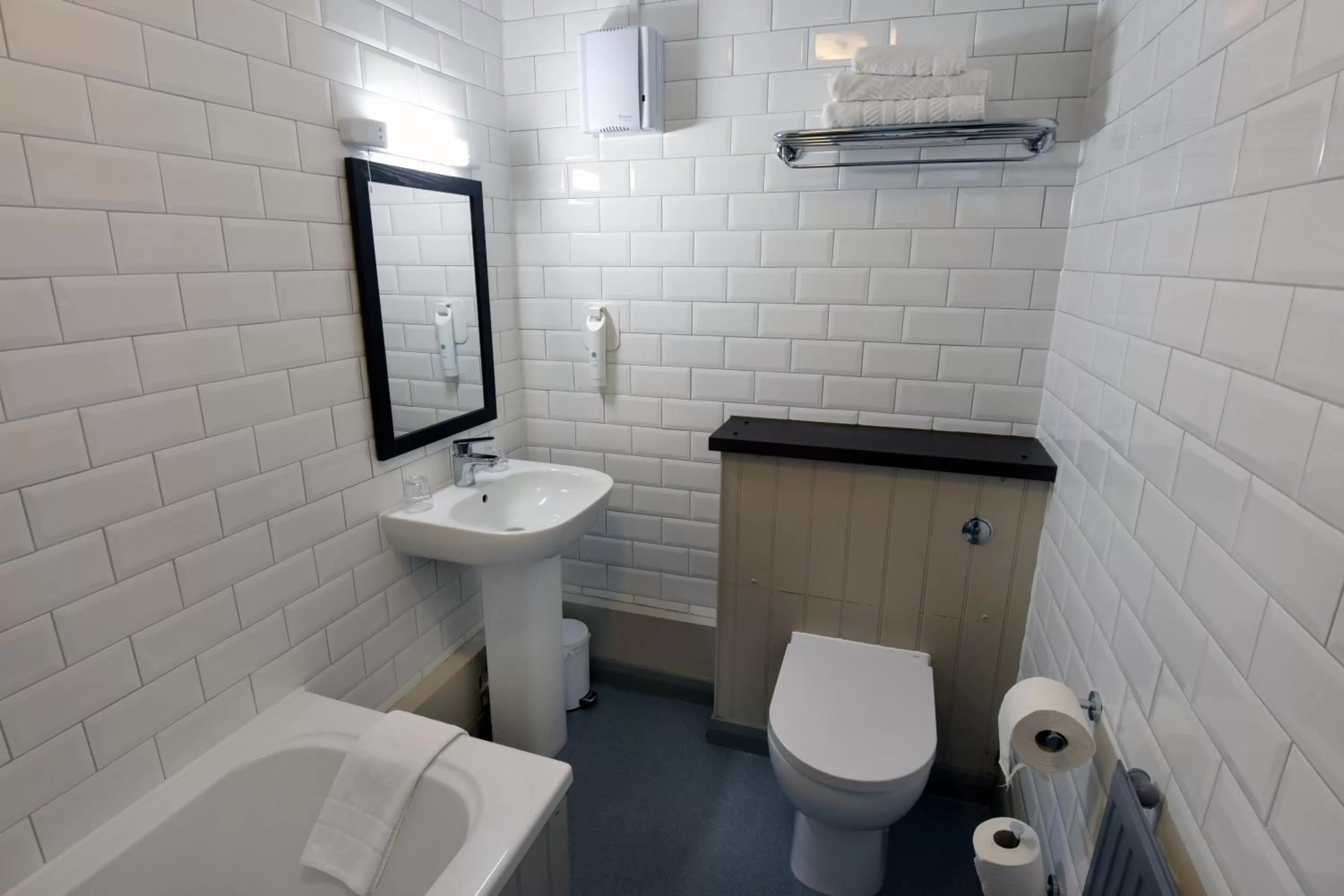 Oaklands by Greene King Inns