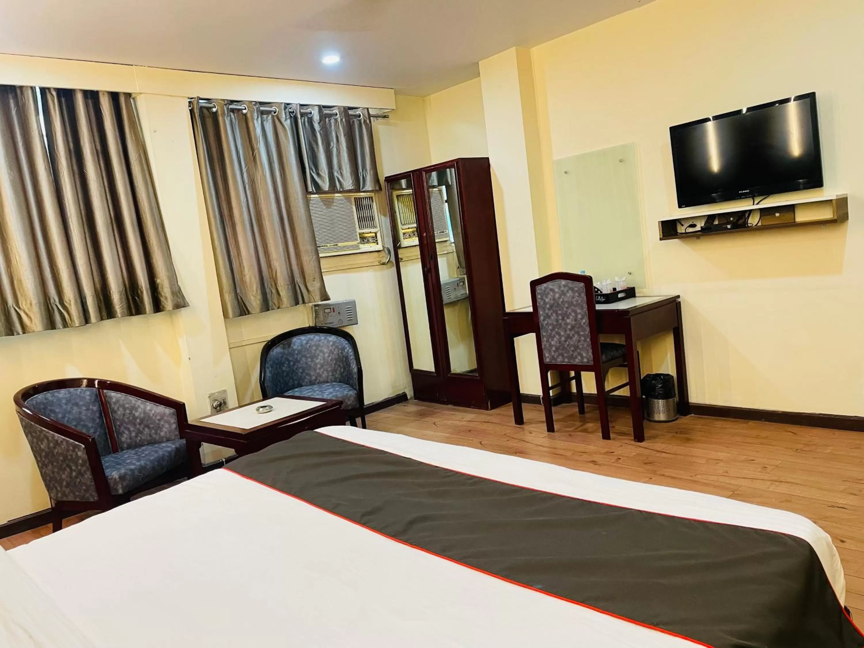 THE ROYAL PRESIDENCY INN