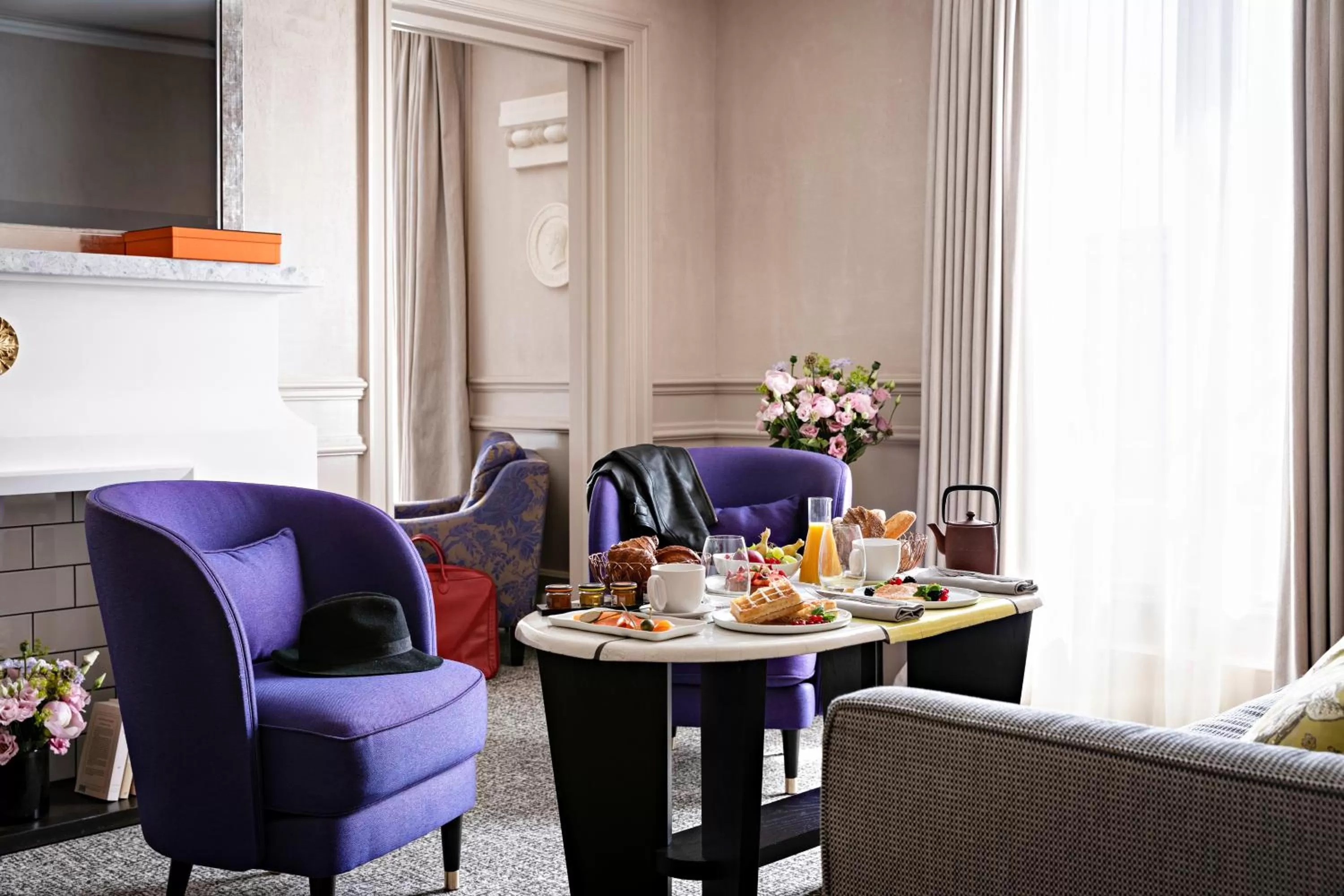 Living room in Sofitel Le Scribe Paris Opera