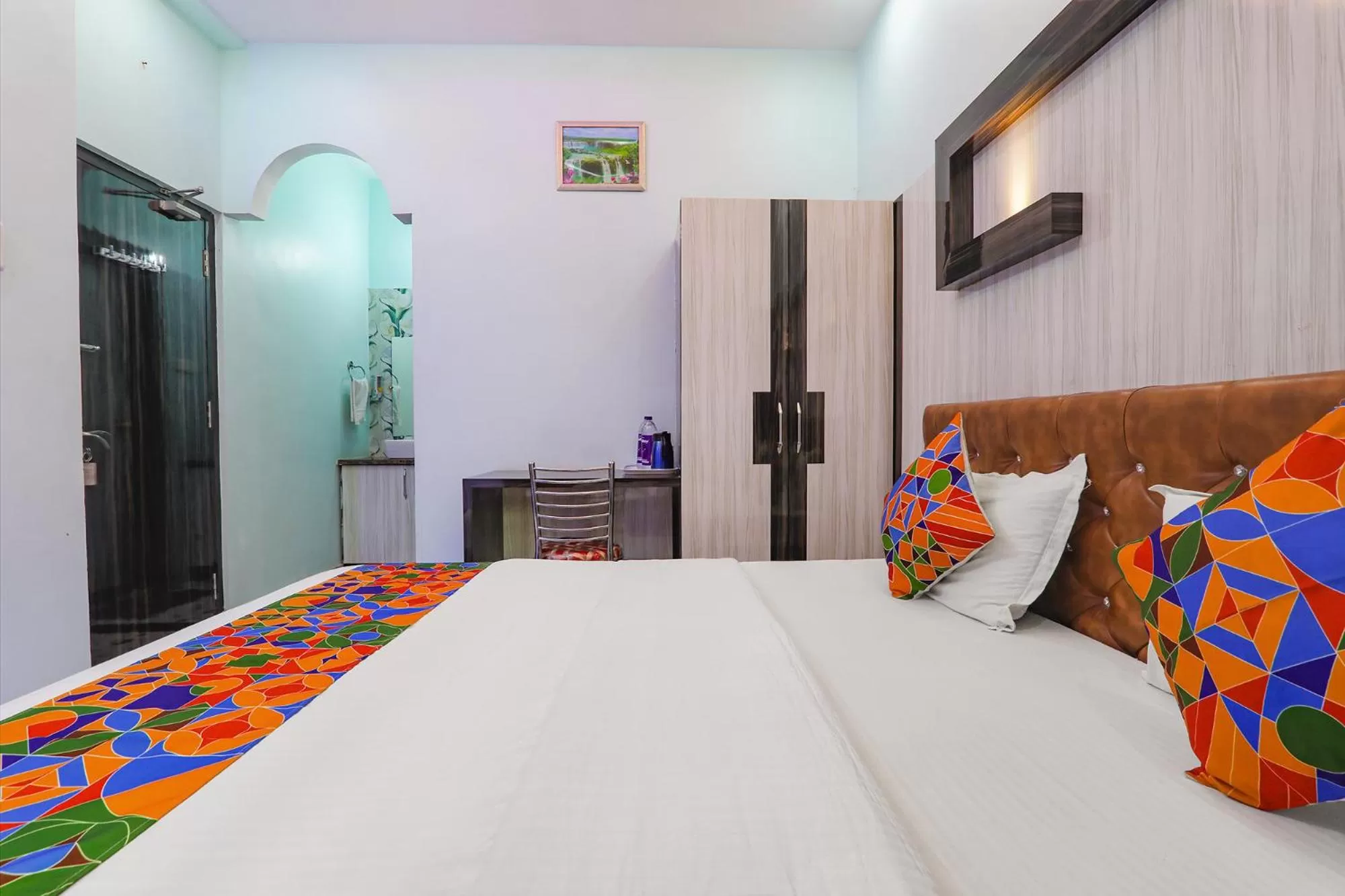 Bed in FabHotel Lumbini International - Nr Sarnath Museum