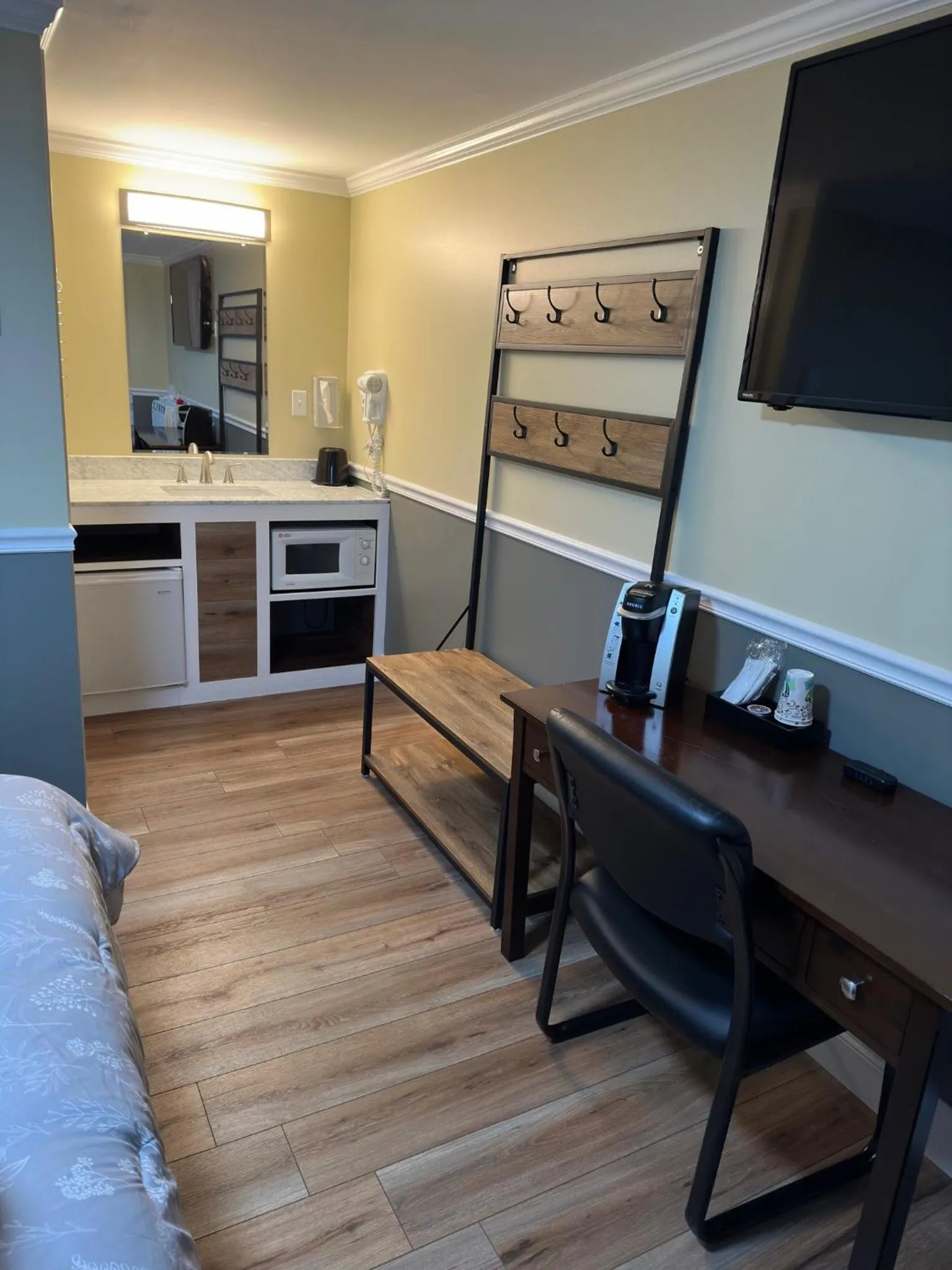 Sunset Motel at Armand's Gardens