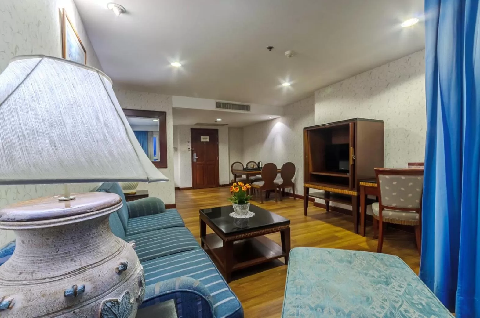 Living room in Prince Palace Hotel Bangkok