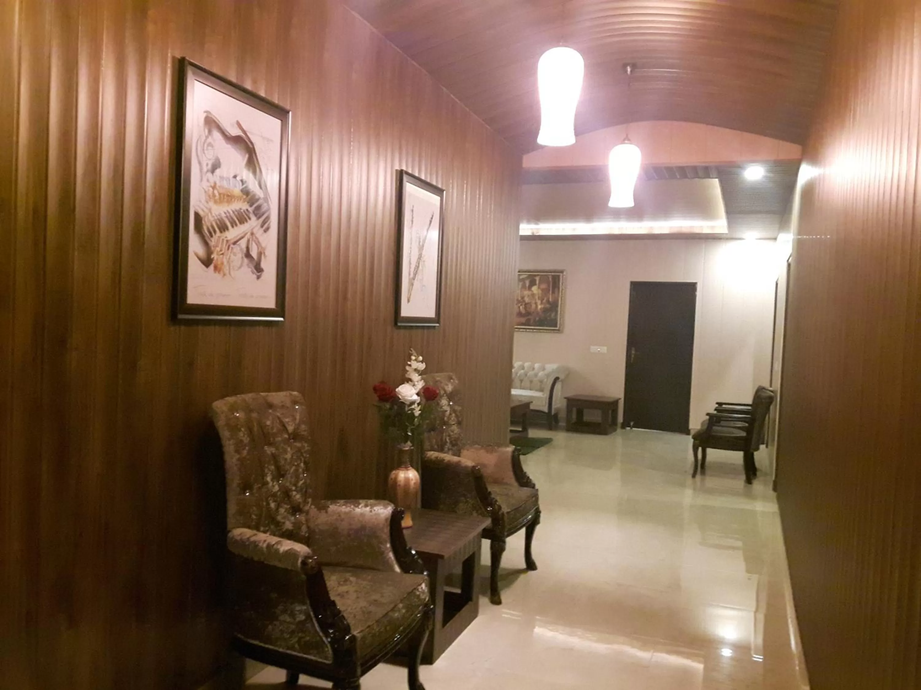 Seating area, Lobby/Reception in Maple Leaf Hotel