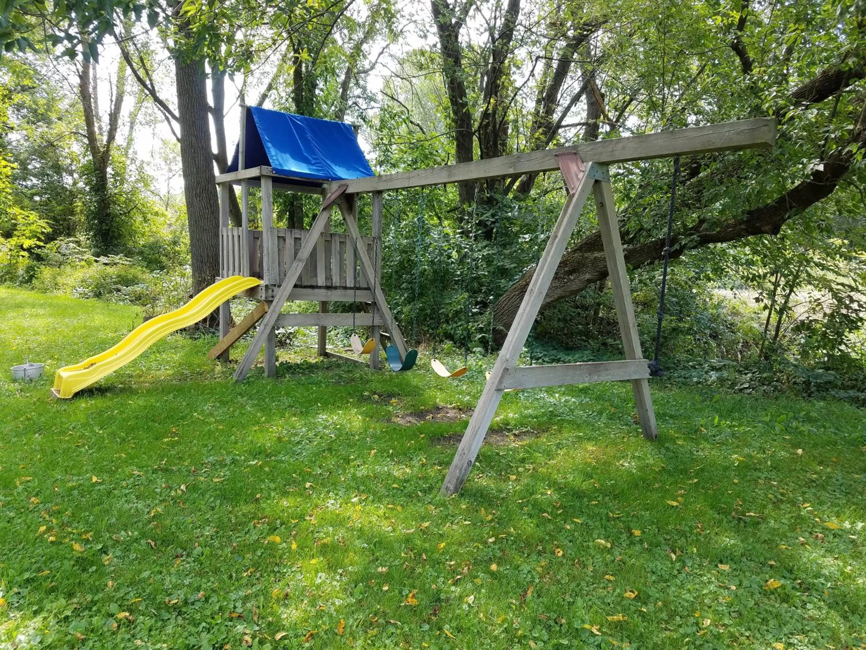 Children play ground in Rainbow Ridge Farms