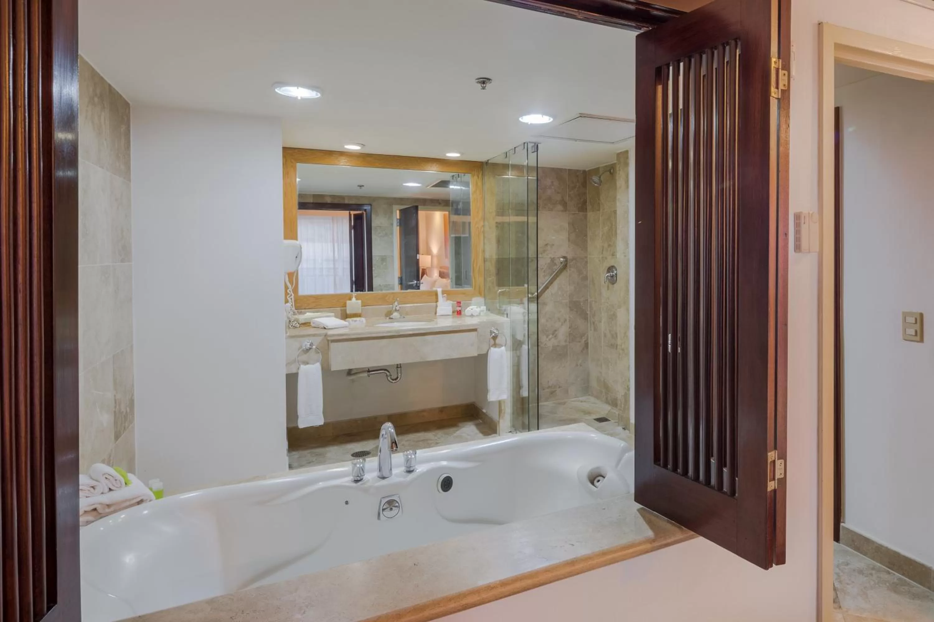 Bathroom in Holiday Inn Monterrey Valle by IHG