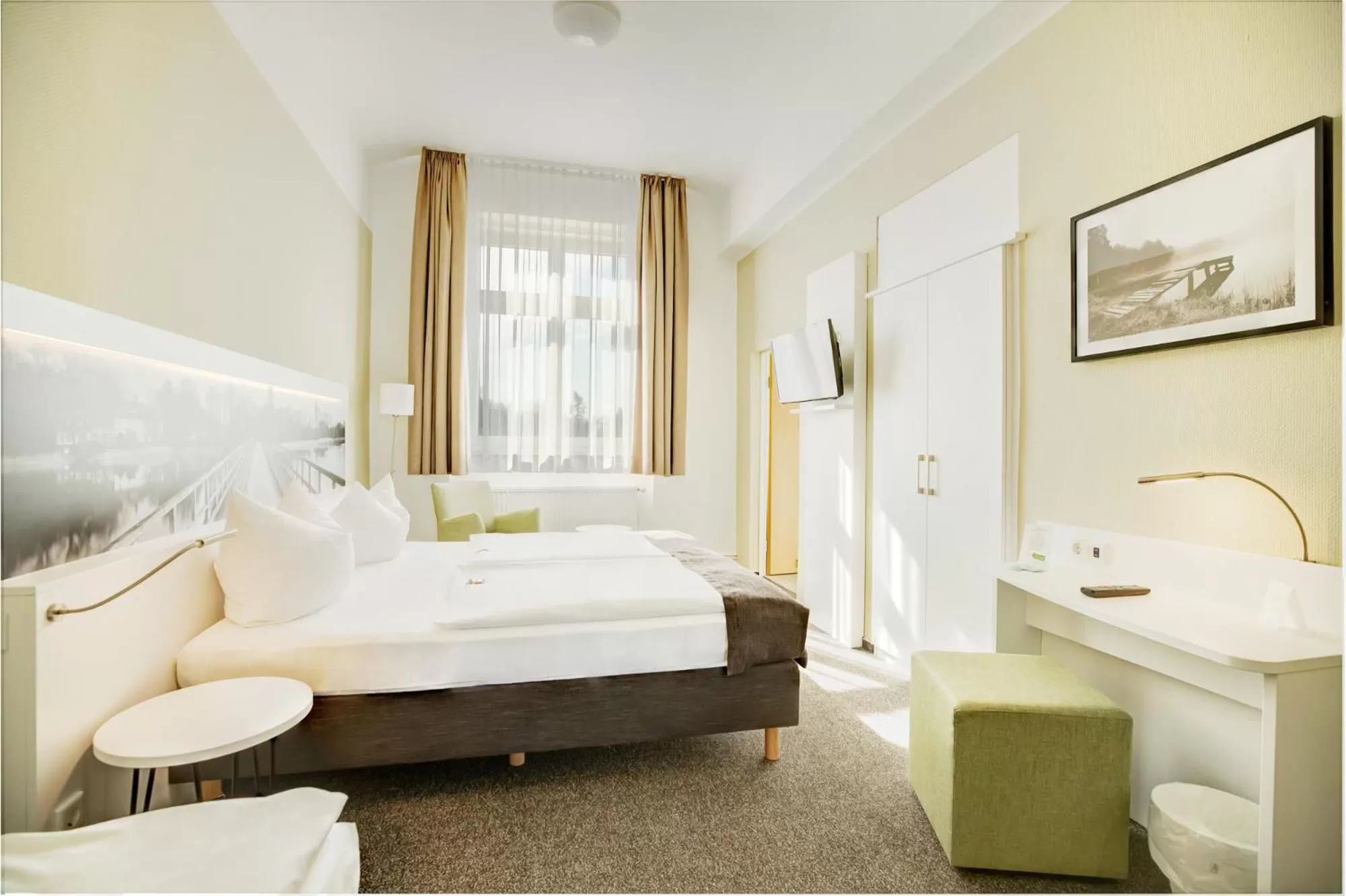 Photo of the whole room, Bed in Hotel am Schlosspark