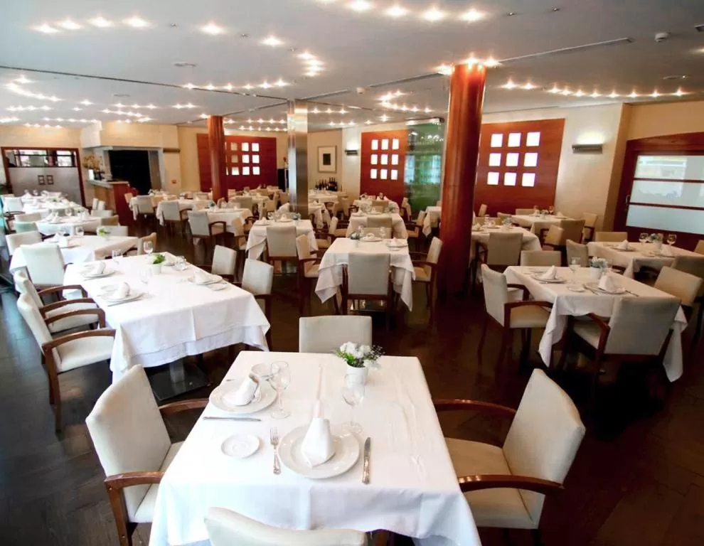 Restaurant/places to eat in Hotel Torremangana