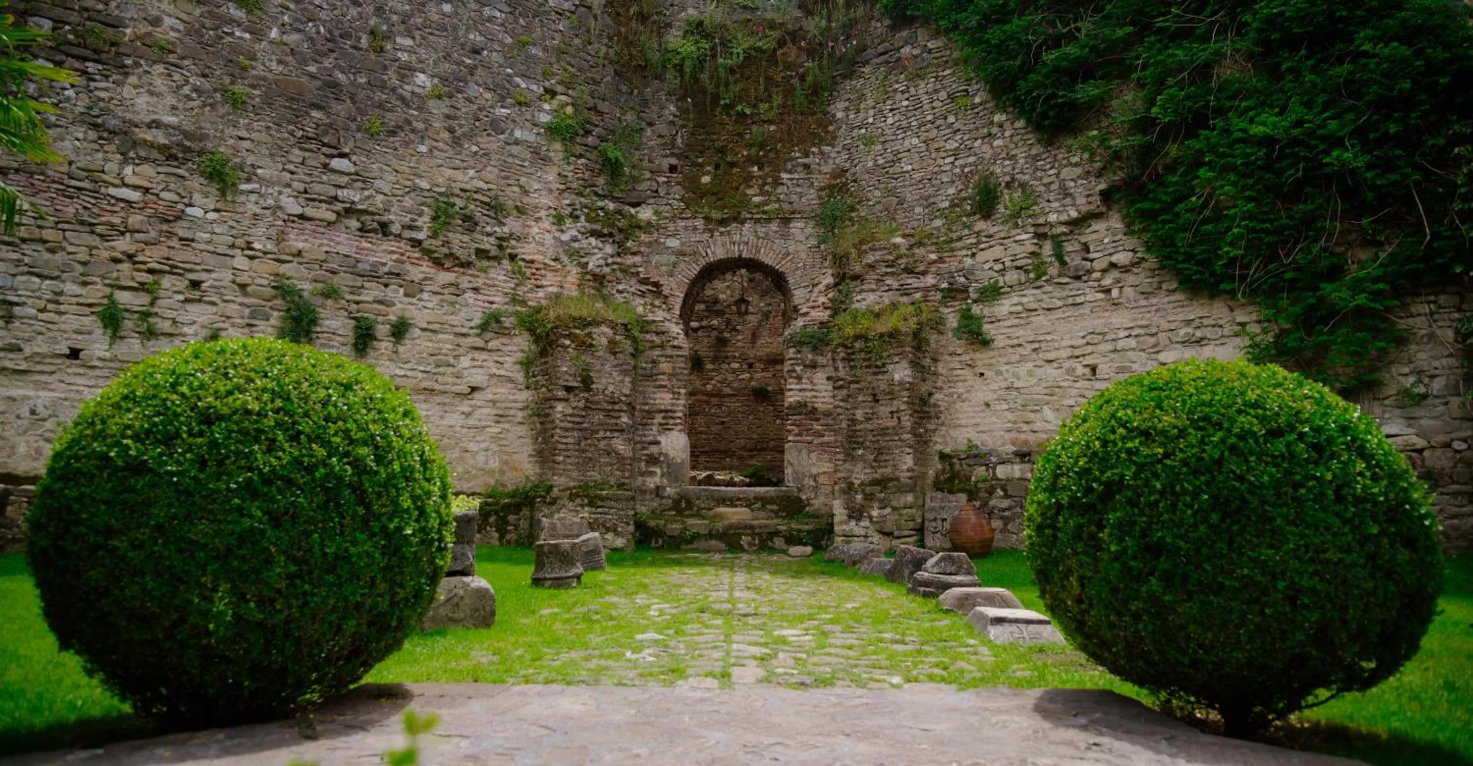 Garden in Real Scampis Hotel